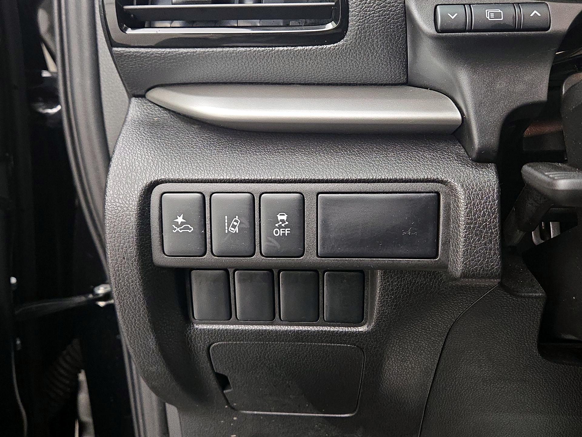 Thumbnail: 2023 Mitsubishi Eclipse Cross - 13