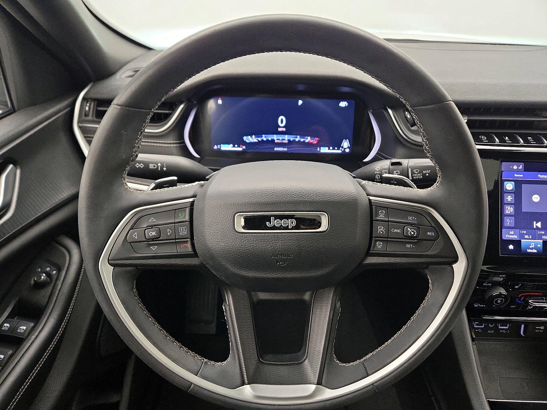 Thumbnail: 2023 Jeep Grand Cherokee - 10