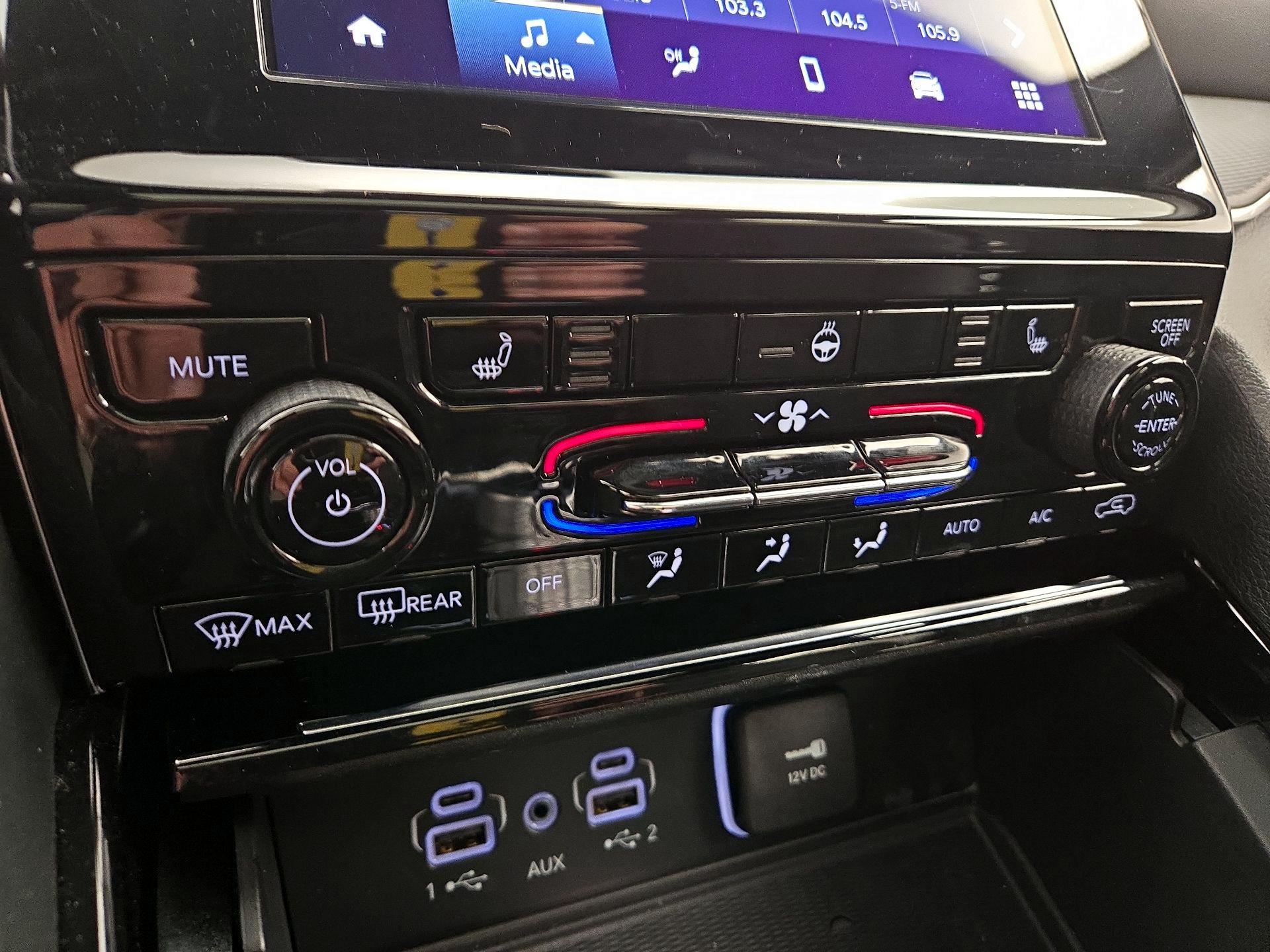 Thumbnail: 2023 Jeep Grand Cherokee - 16