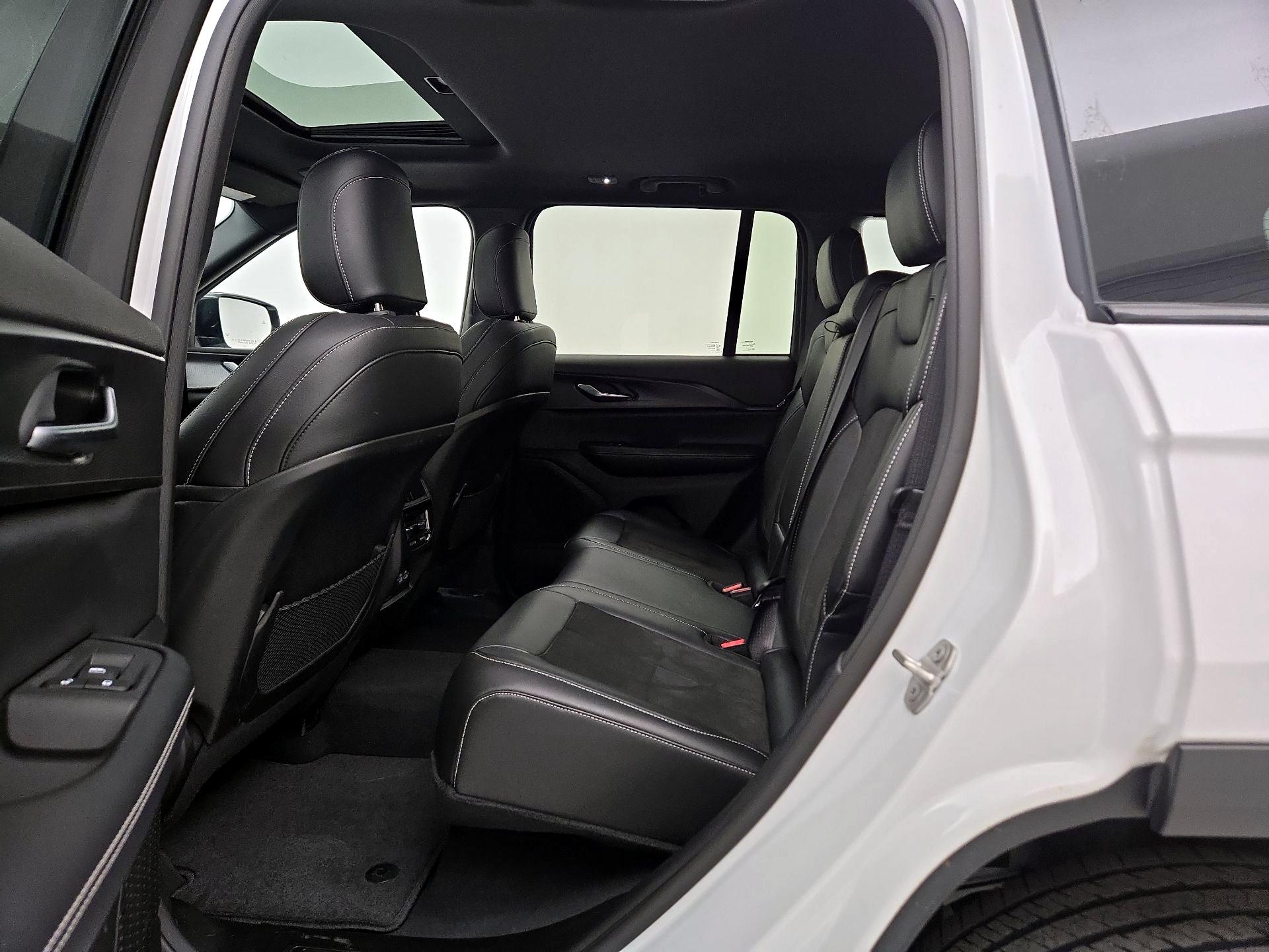 Thumbnail: 2023 Jeep Grand Cherokee - 20