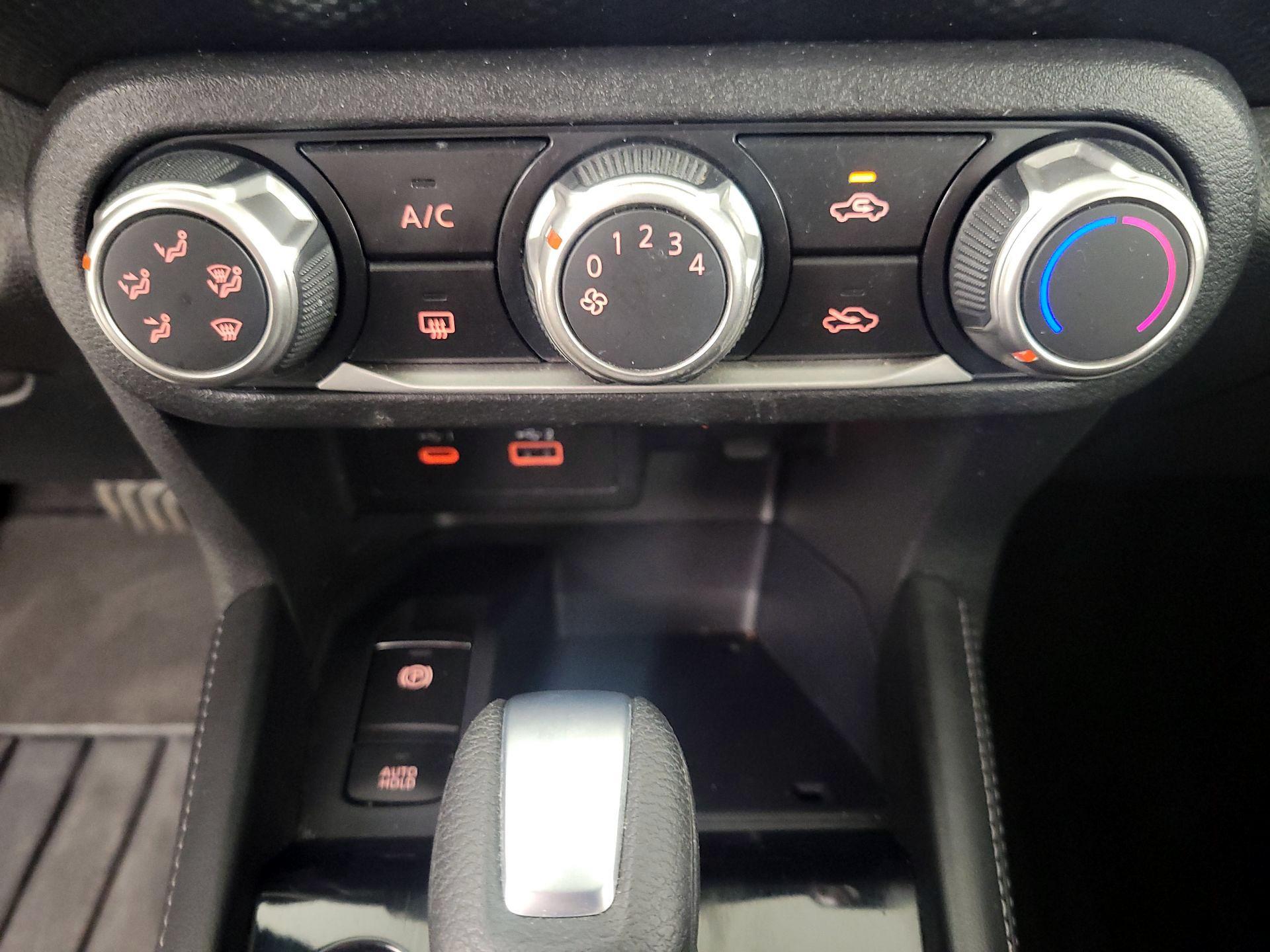 Thumbnail: 2023 Nissan Kicks - 16