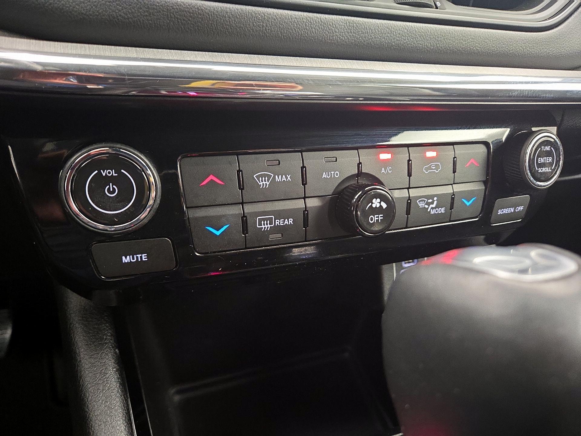 Thumbnail: 2022 Jeep Compass - 16