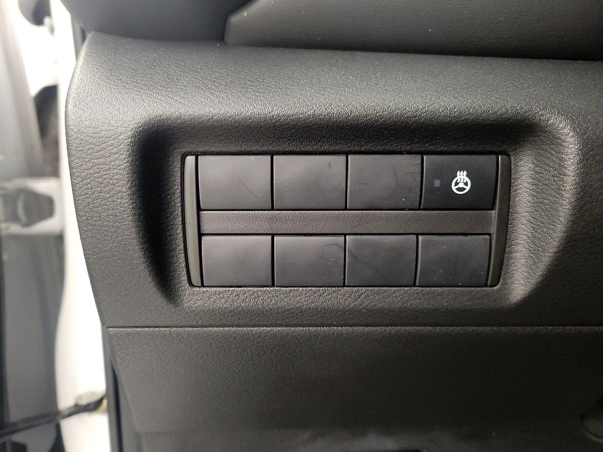 Thumbnail: 2023 Nissan Kicks - 13