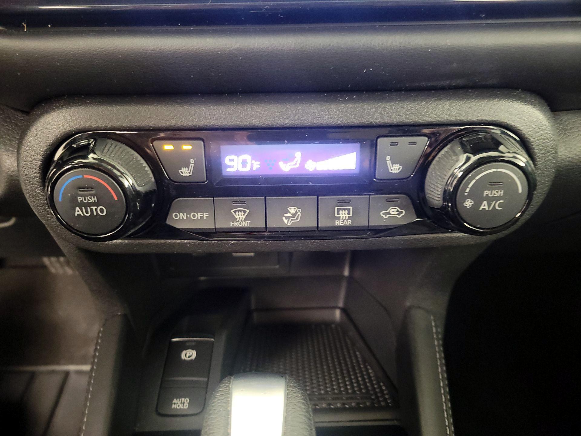 Thumbnail: 2023 Nissan Kicks - 16