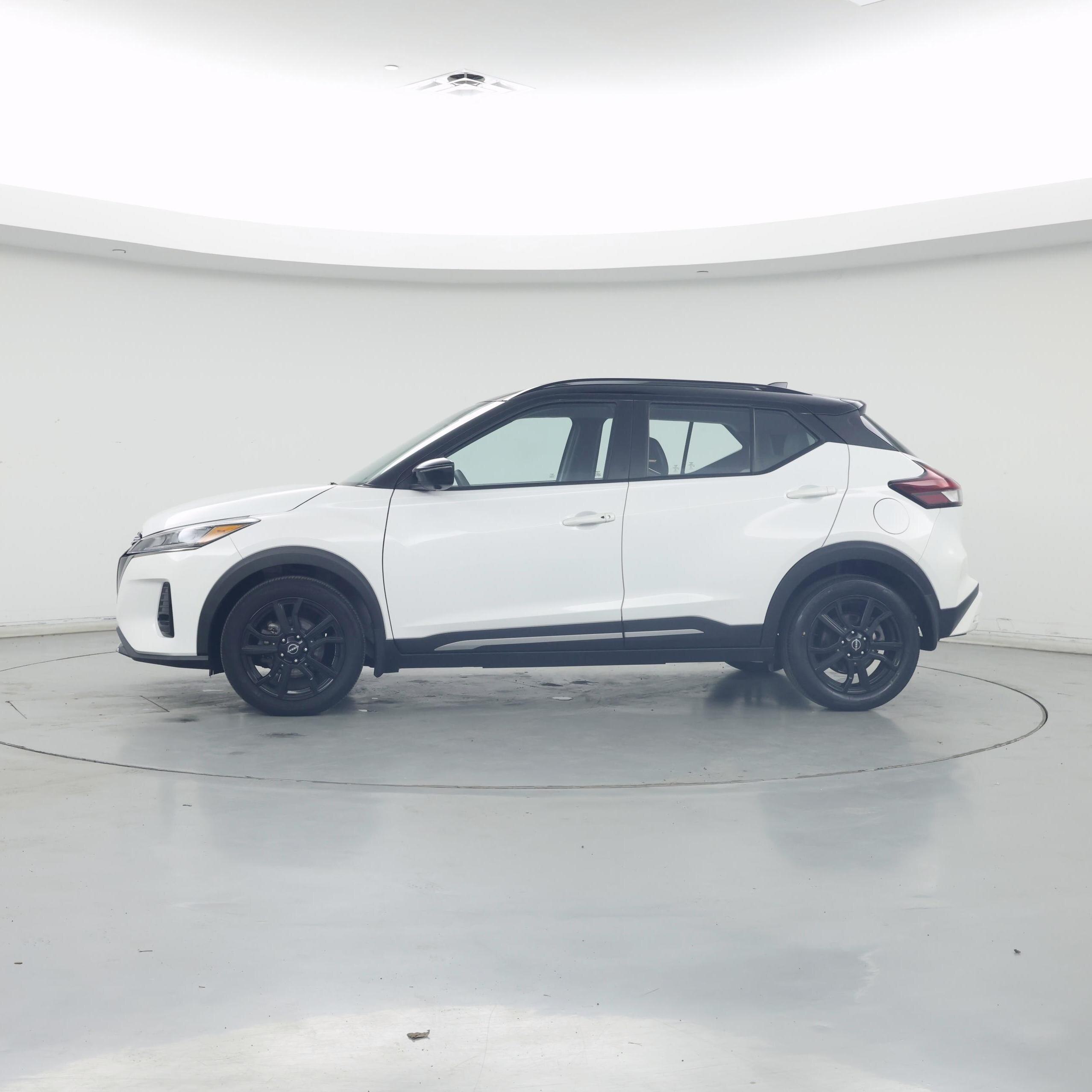 Thumbnail: 2023 Nissan Kicks - 3