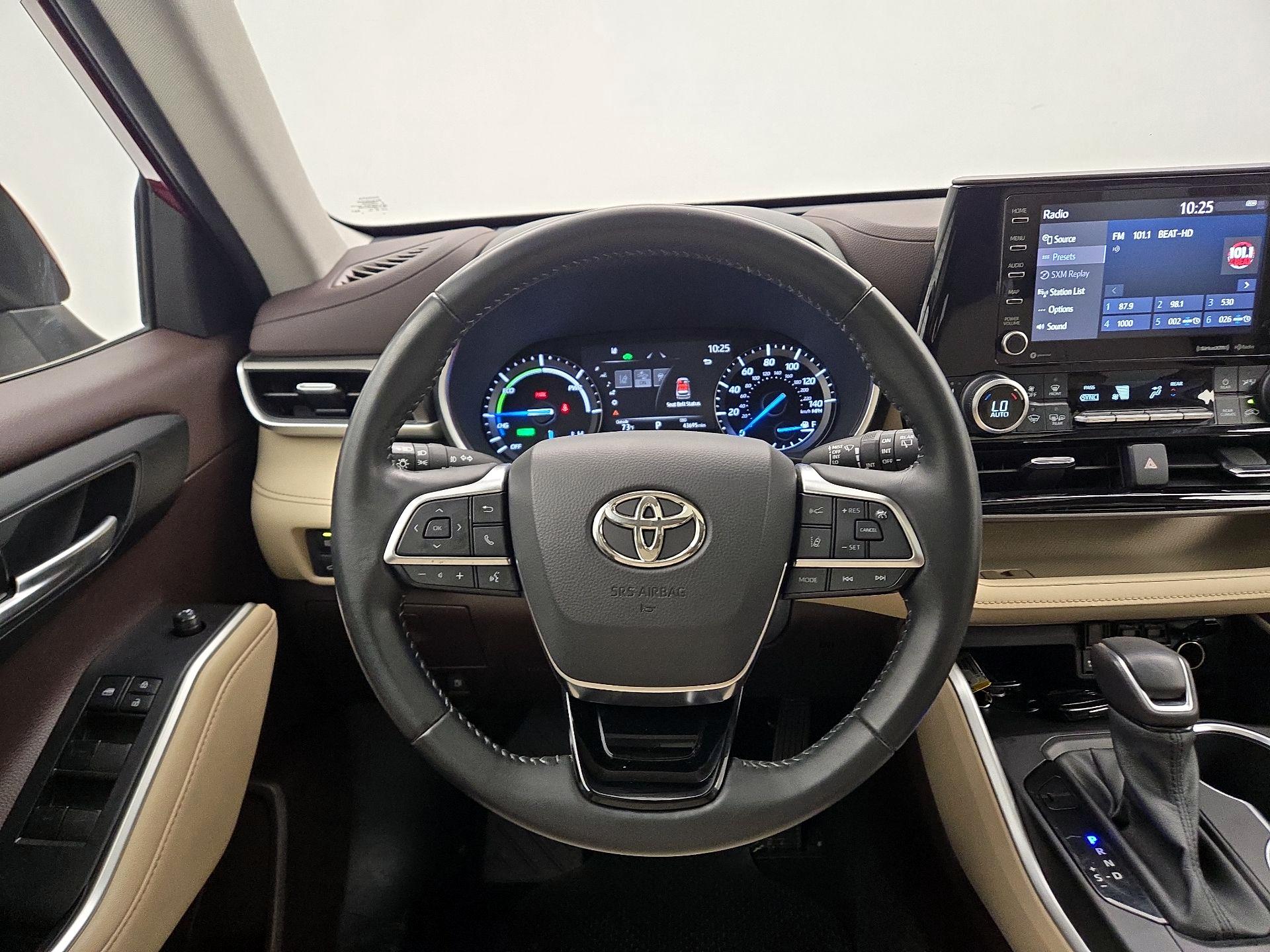 Thumbnail: 2021 Toyota Highlander - 10