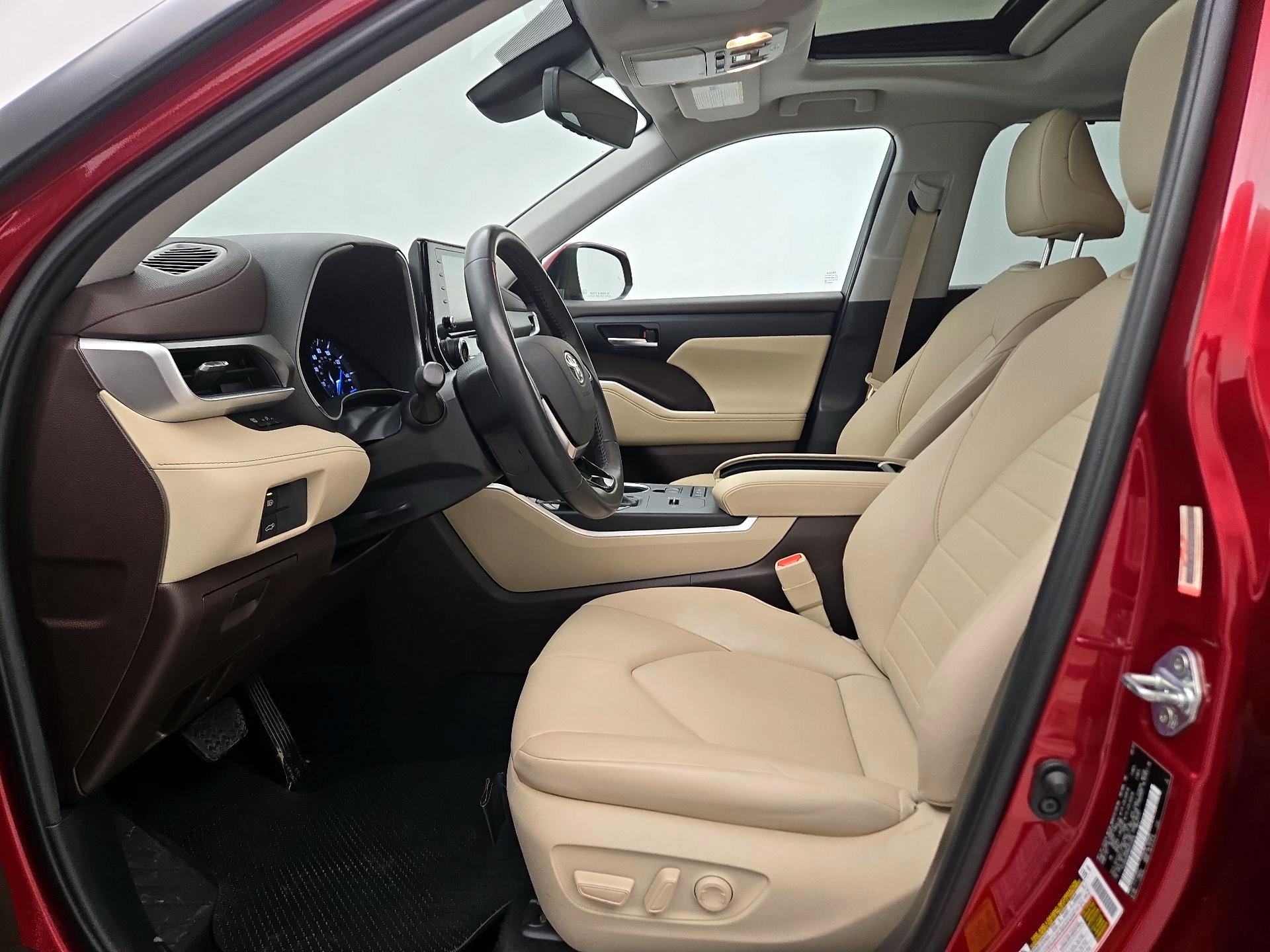 Thumbnail: 2021 Toyota Highlander - 11