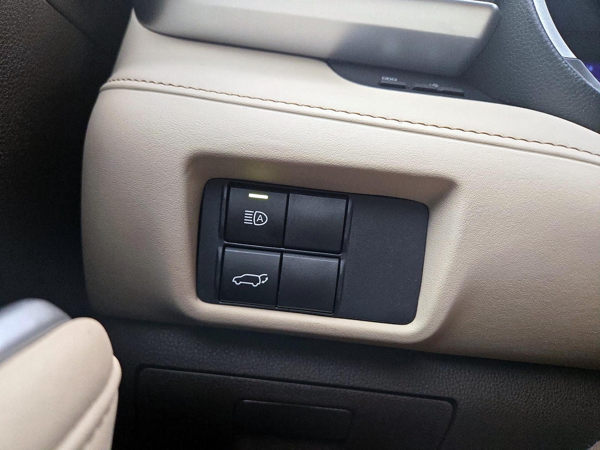 Thumbnail: 2021 Toyota Highlander - 13