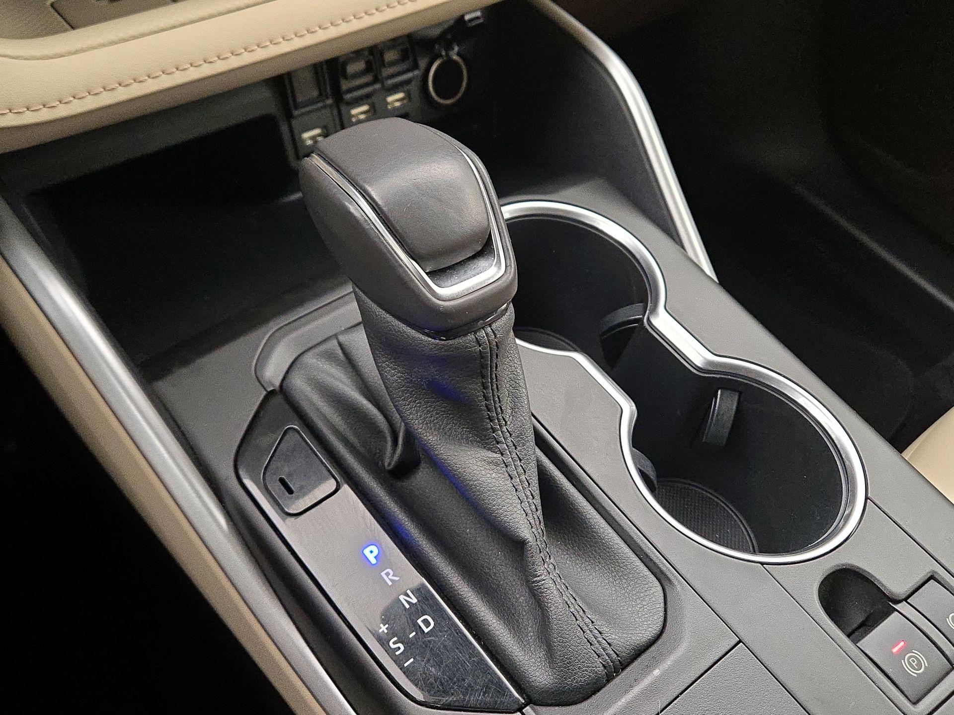 Thumbnail: 2021 Toyota Highlander - 17