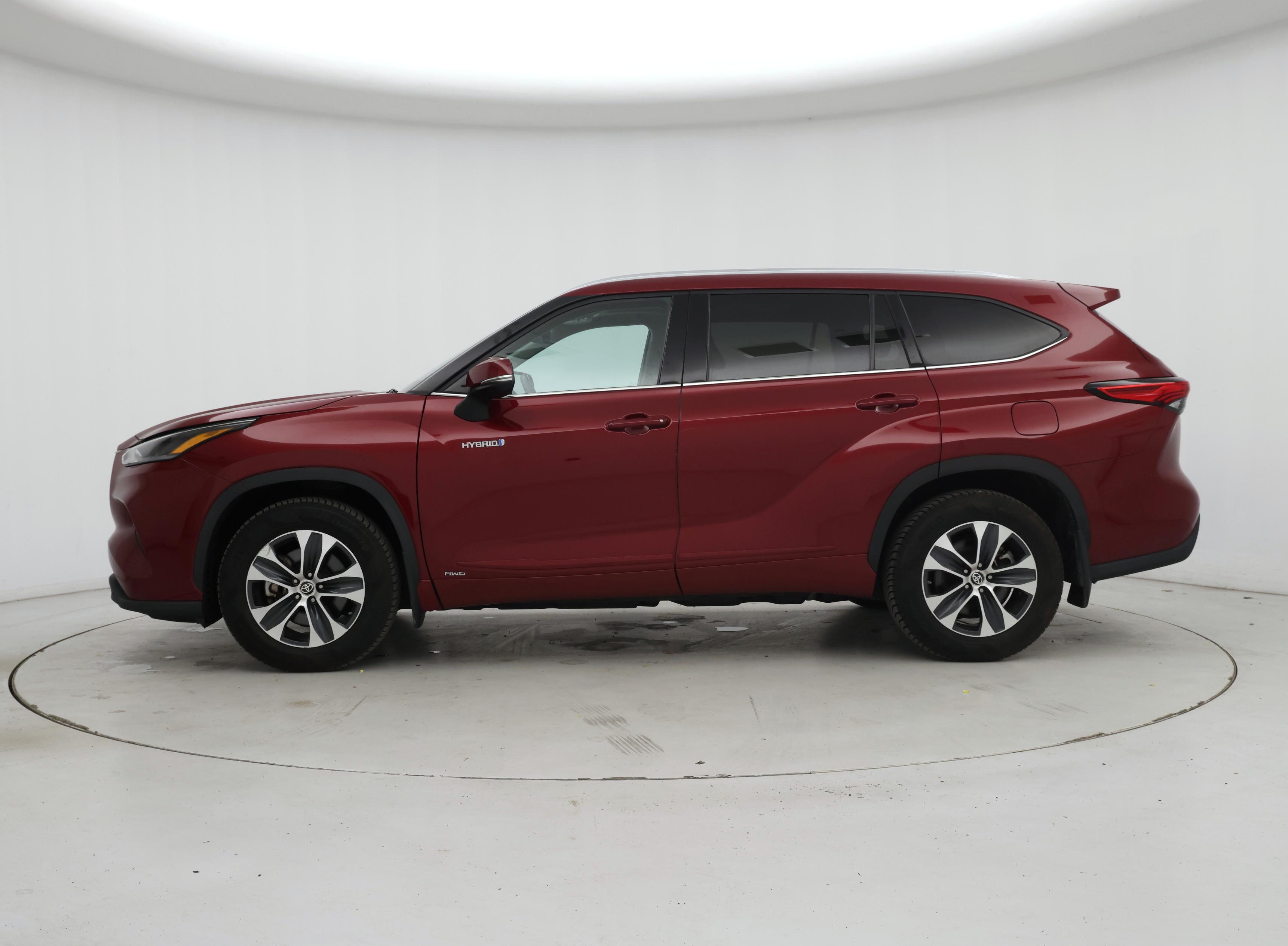 Thumbnail: 2021 Toyota Highlander - 3