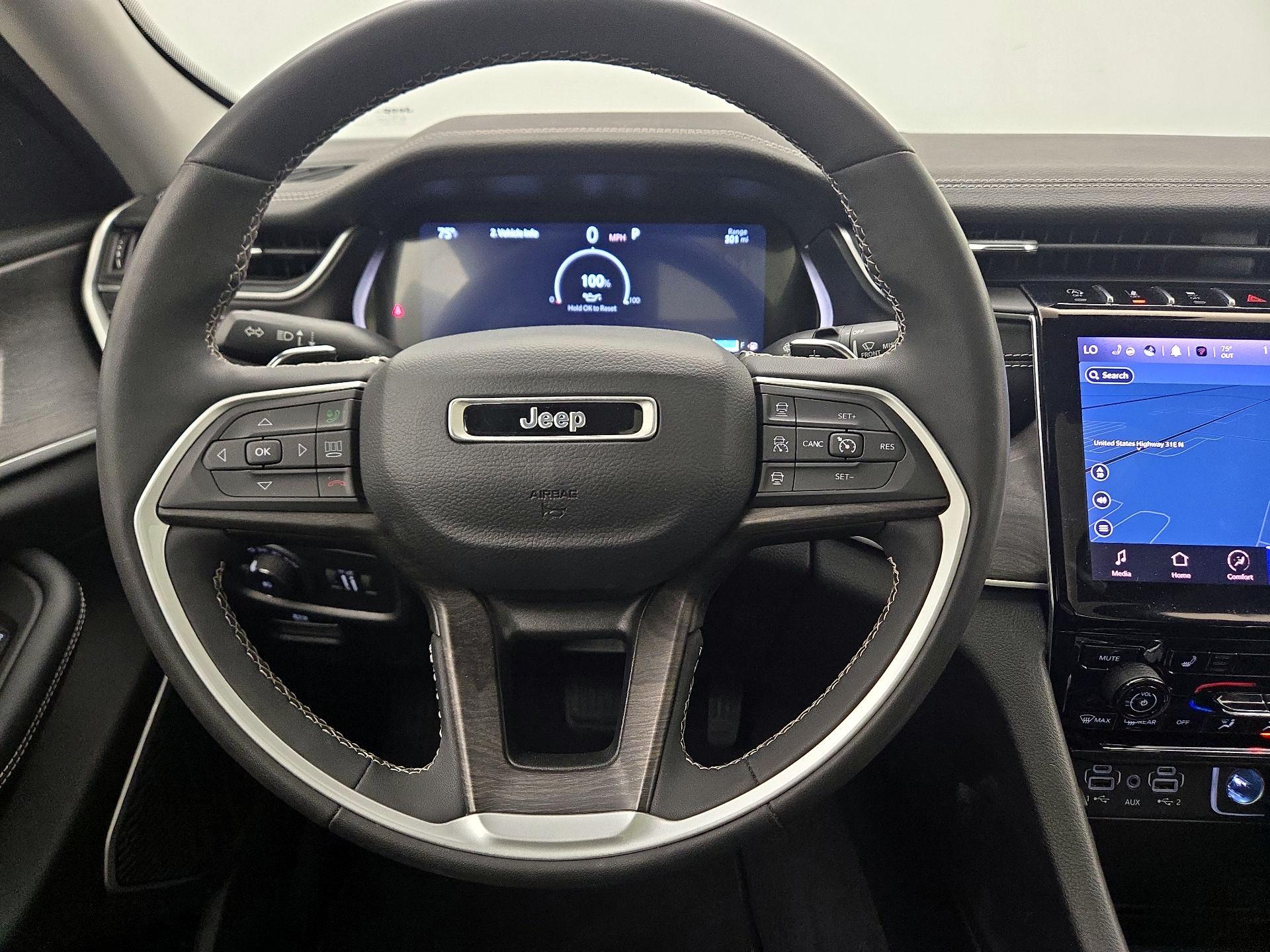 Thumbnail: 2023 Jeep Grand Cherokee - 10