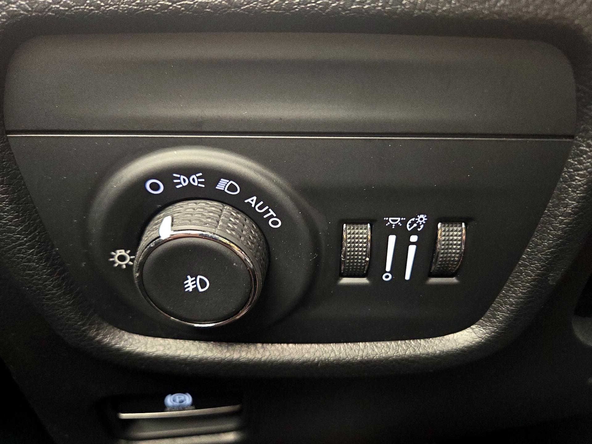 Thumbnail: 2023 Jeep Grand Cherokee - 13