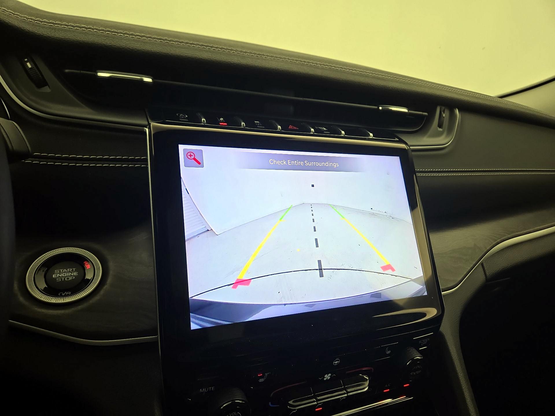 Thumbnail: 2023 Jeep Grand Cherokee - 15