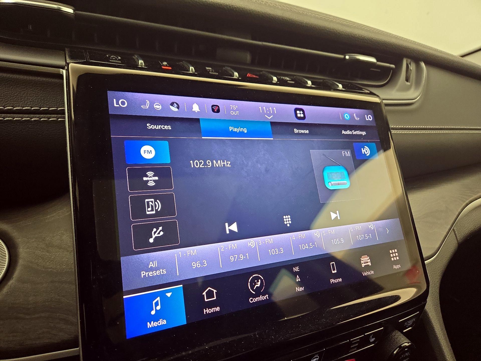 Thumbnail: 2023 Jeep Grand Cherokee - 16