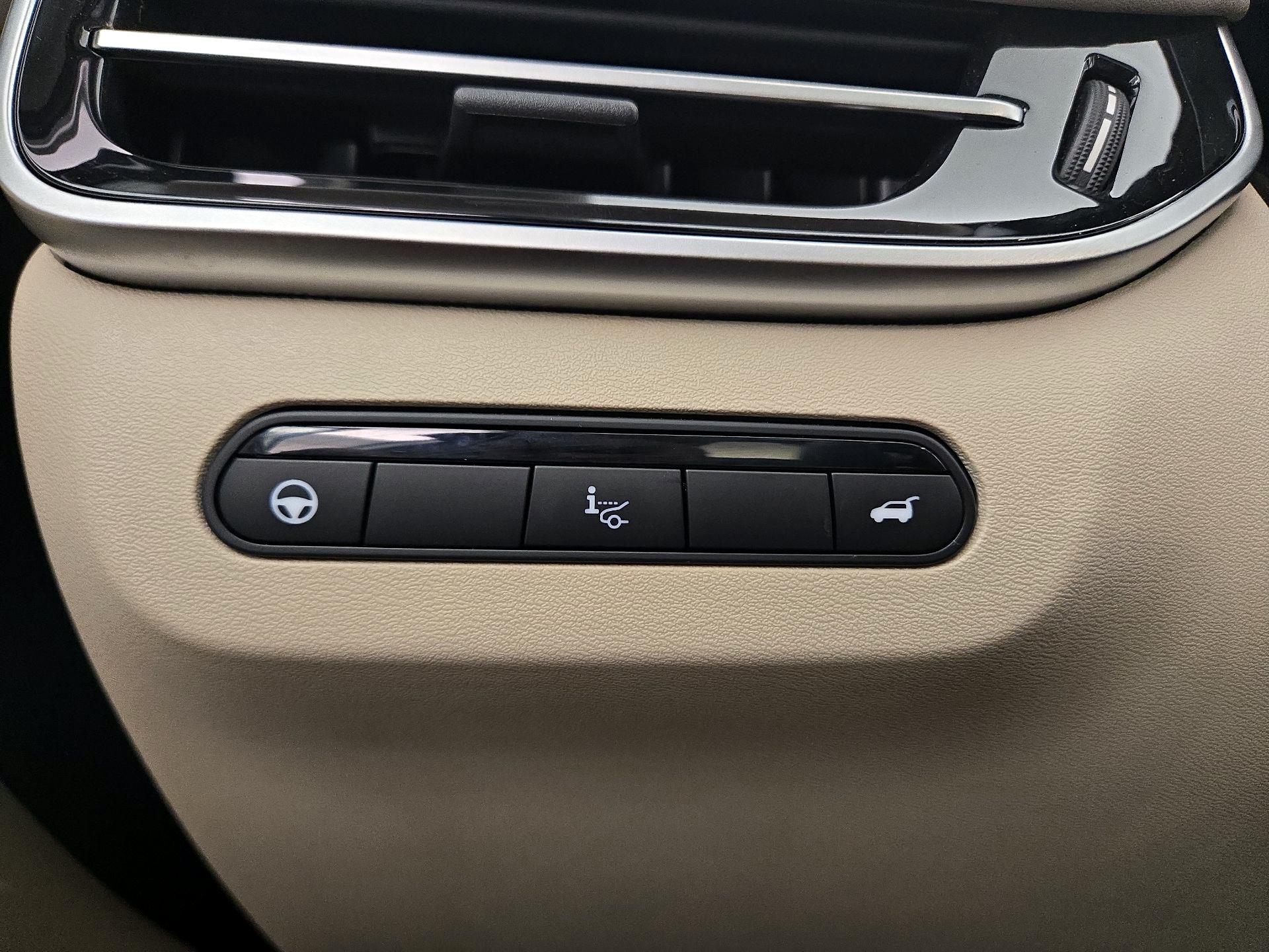 Thumbnail: 2023 INFINITI QX60 - 13