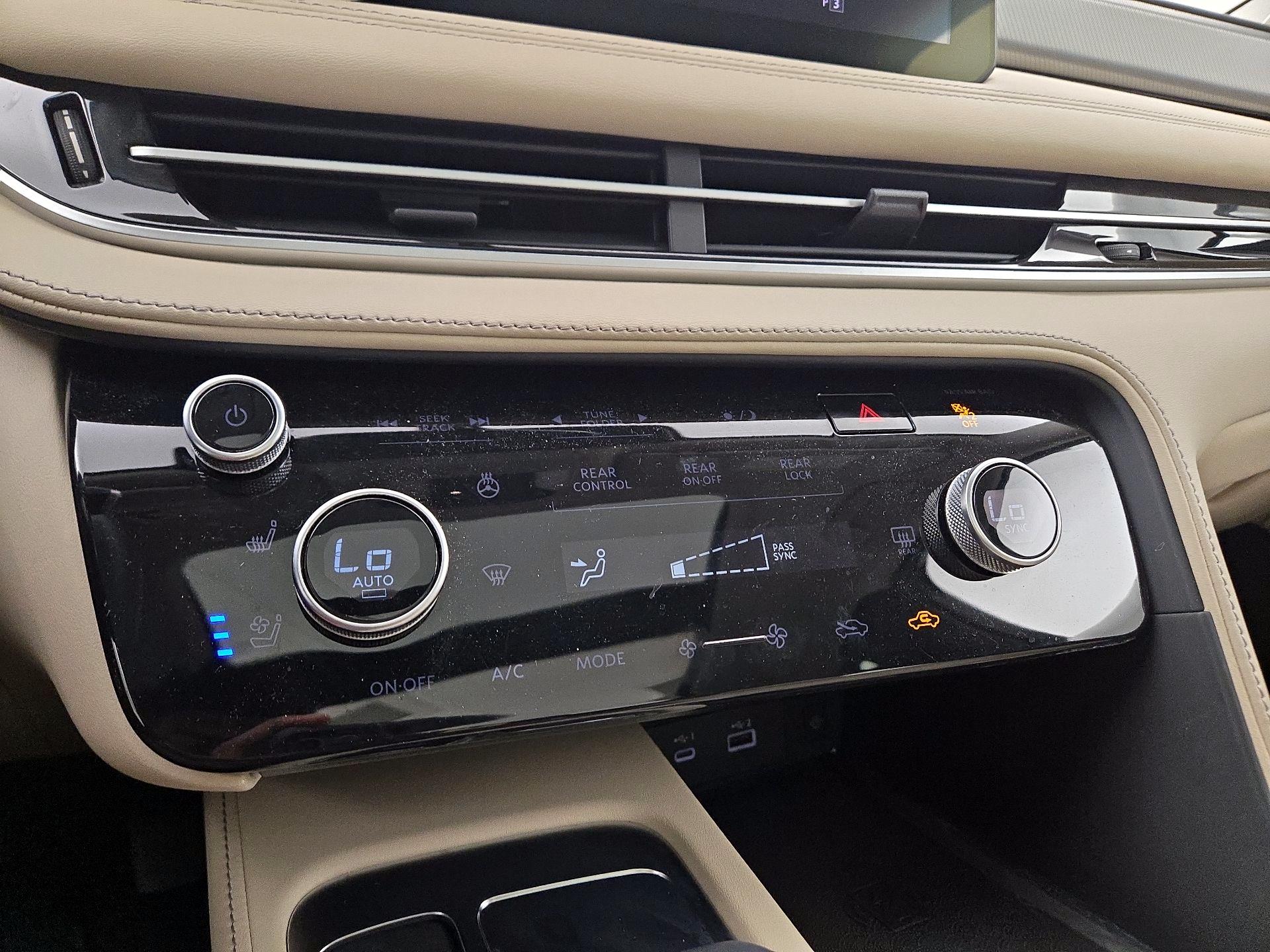 Thumbnail: 2023 INFINITI QX60 - 16