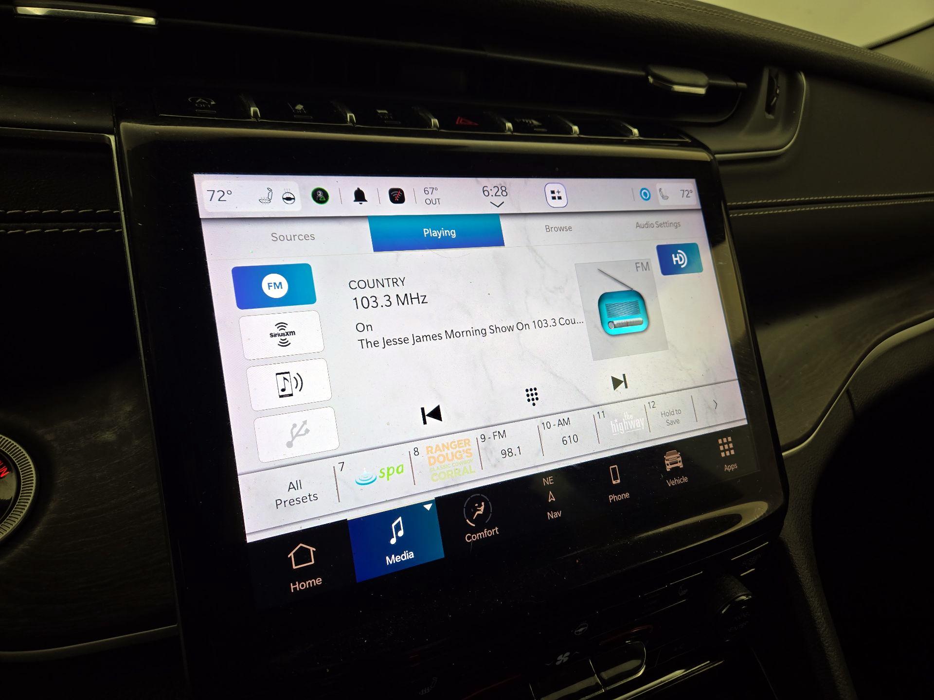 Thumbnail: 2023 Jeep Grand Cherokee - 16