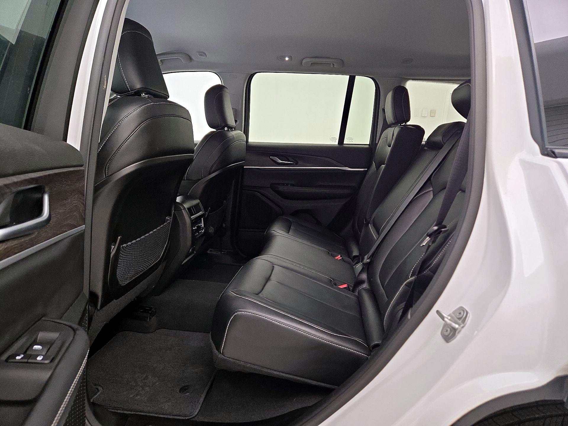 Thumbnail: 2023 Jeep Grand Cherokee - 20