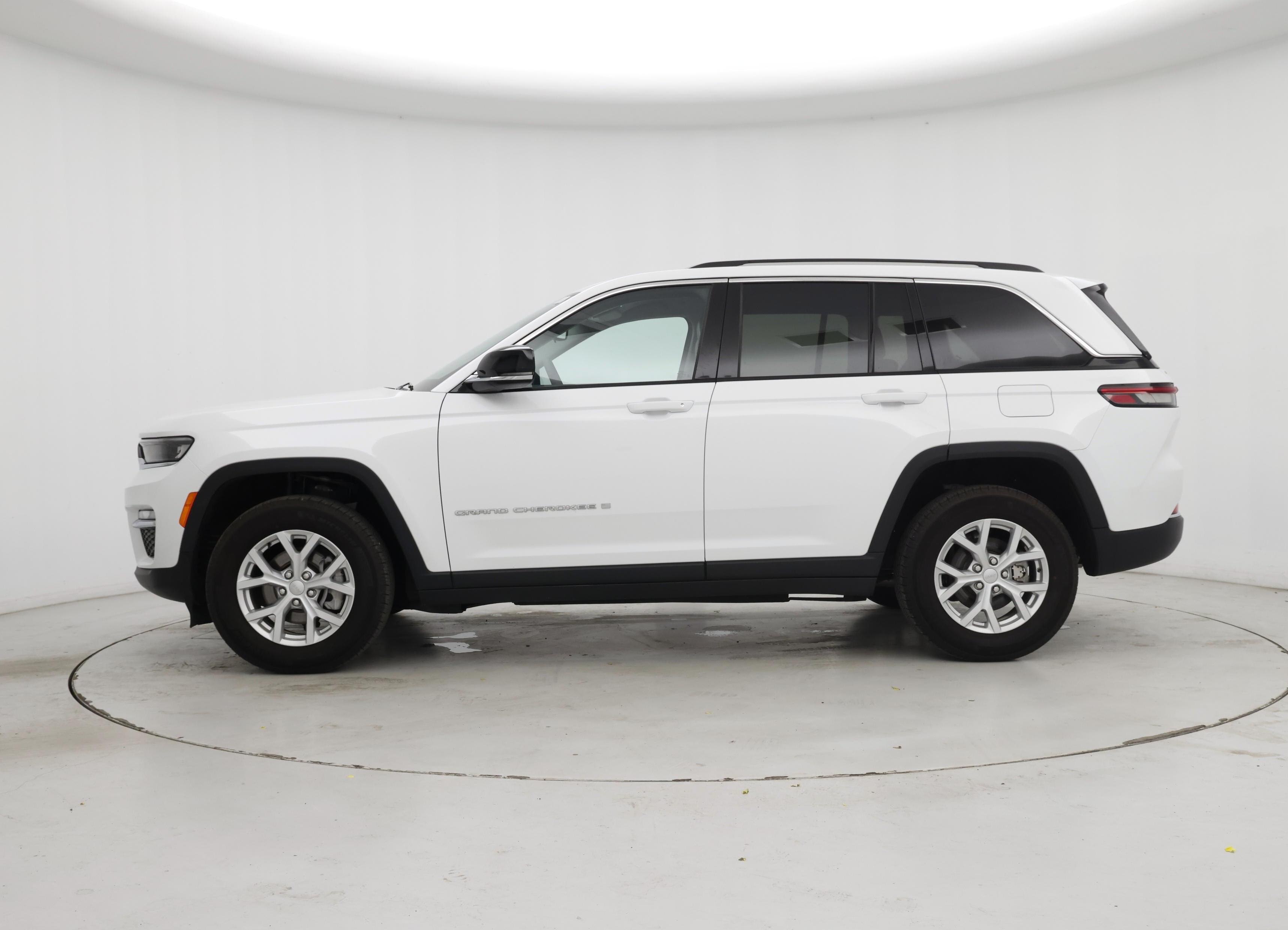 Thumbnail: 2023 Jeep Grand Cherokee - 3