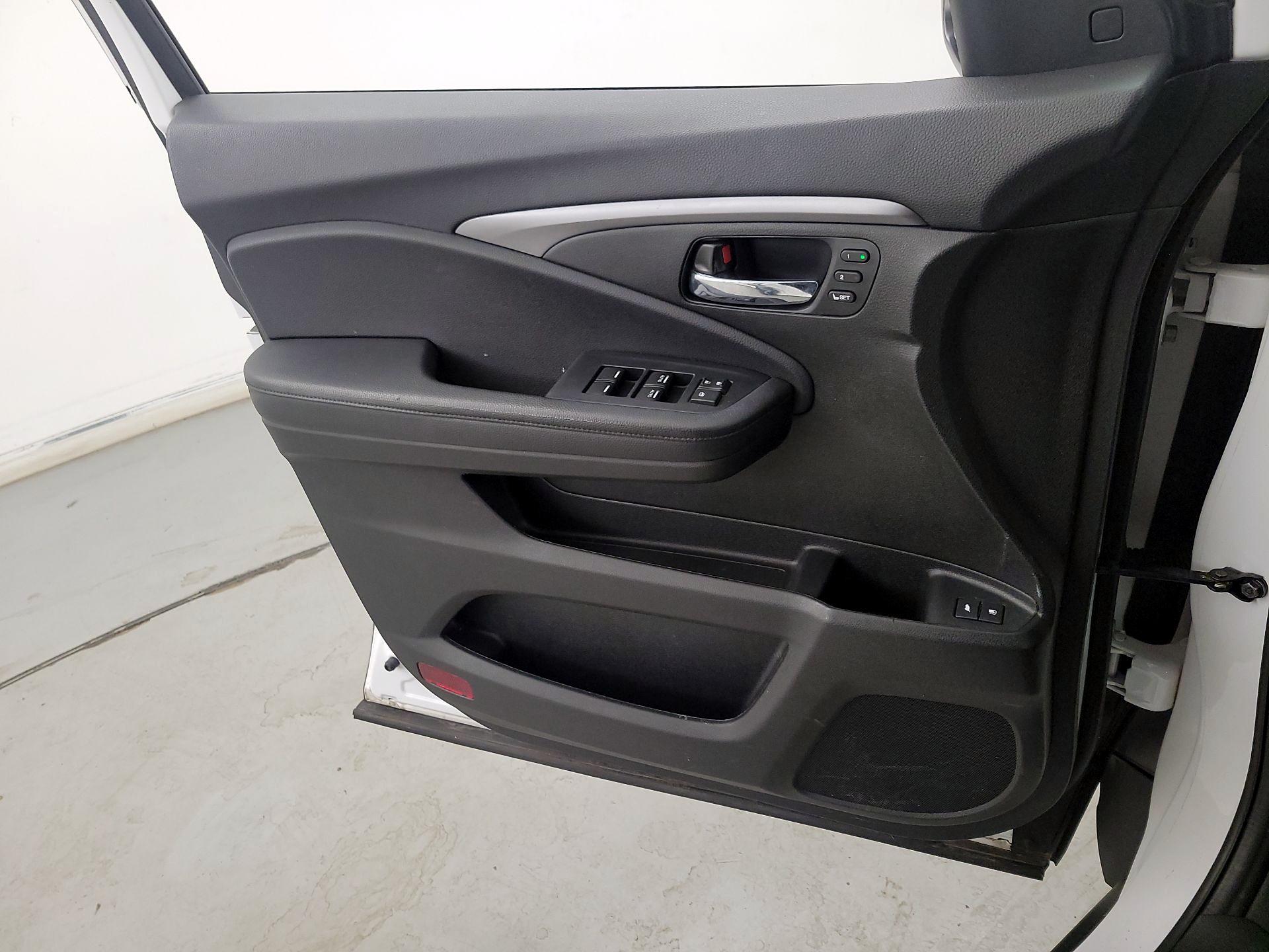 Thumbnail: 2022 Honda Pilot - 12