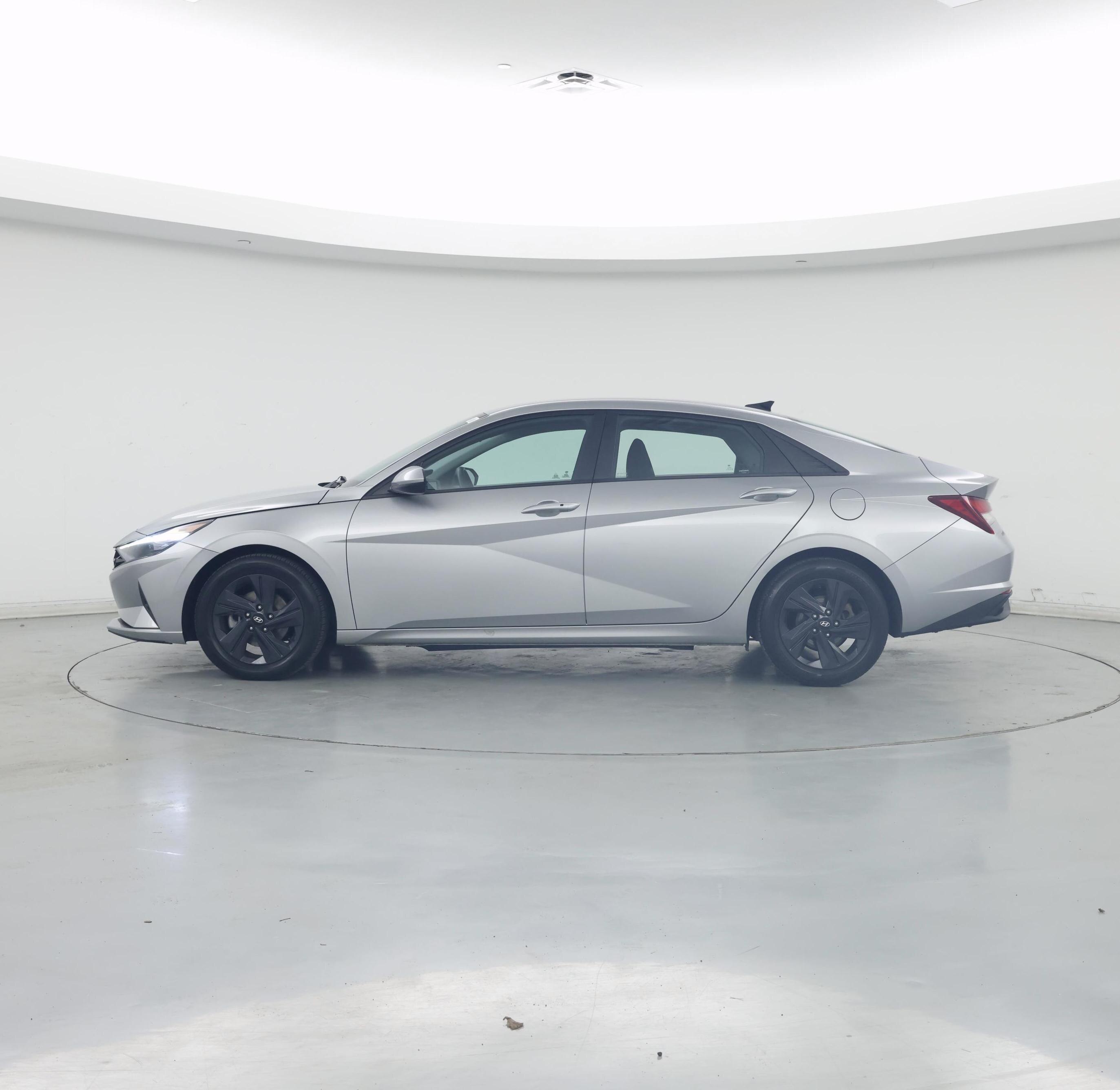 Thumbnail: 2023 Hyundai Elantra - 3