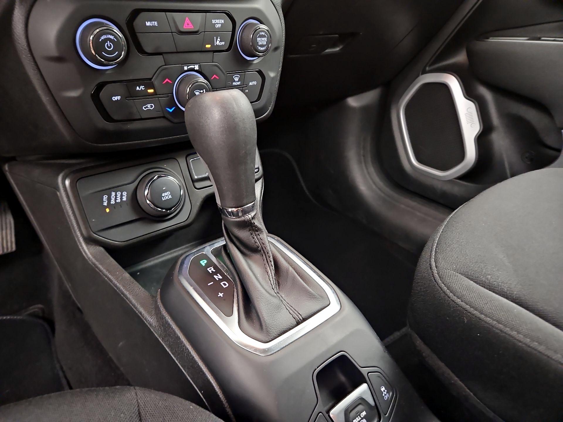 Thumbnail: 2021 Jeep Renegade - 17