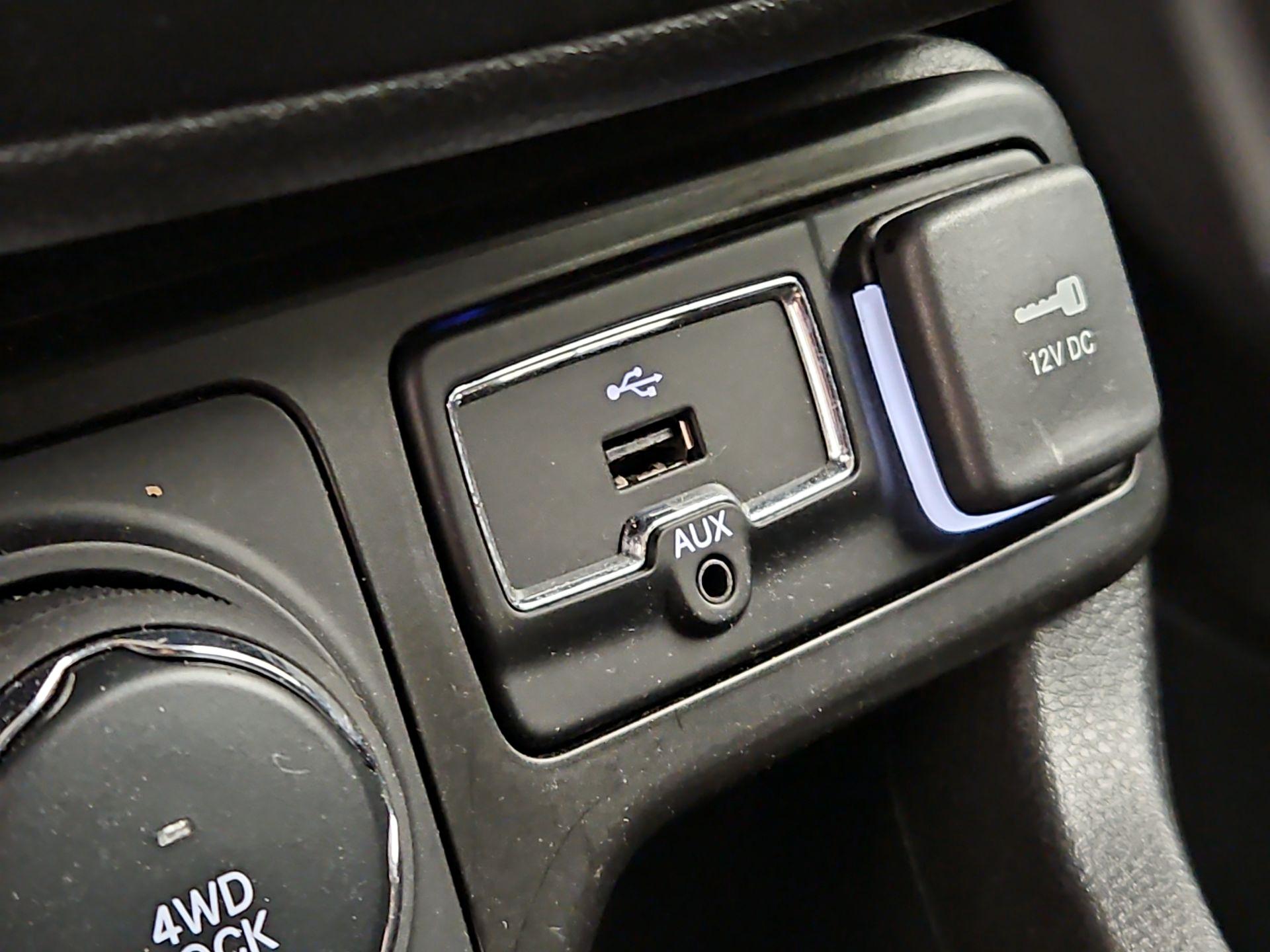 Thumbnail: 2021 Jeep Renegade - 18