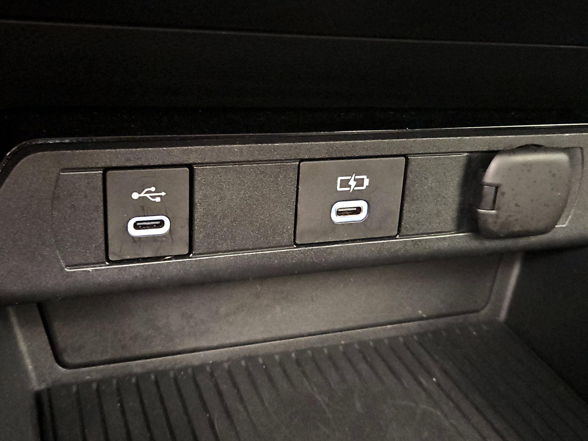 Thumbnail: 2024 Toyota Prius - 18