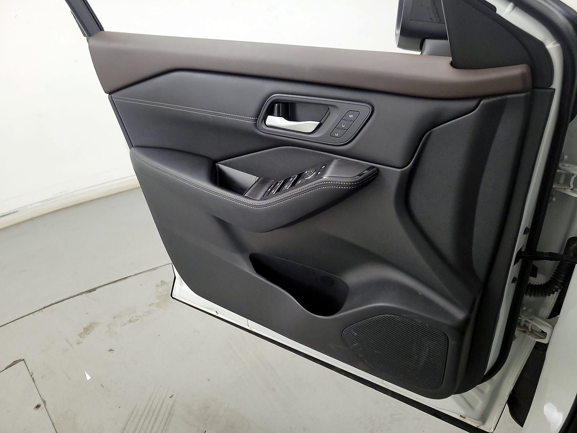 Thumbnail: 2023 Nissan Rogue - 12