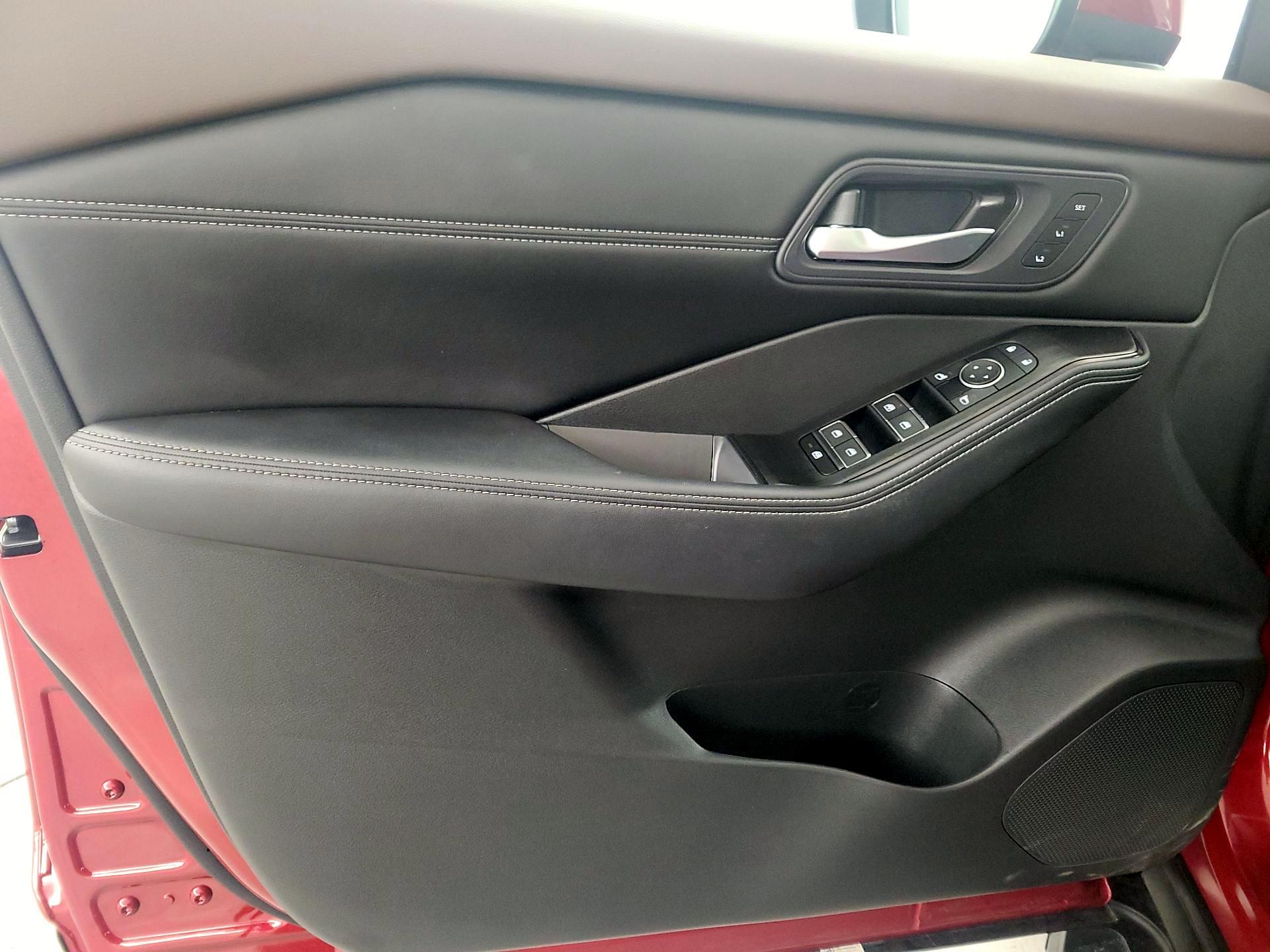 Thumbnail: 2023 Nissan Rogue - 12