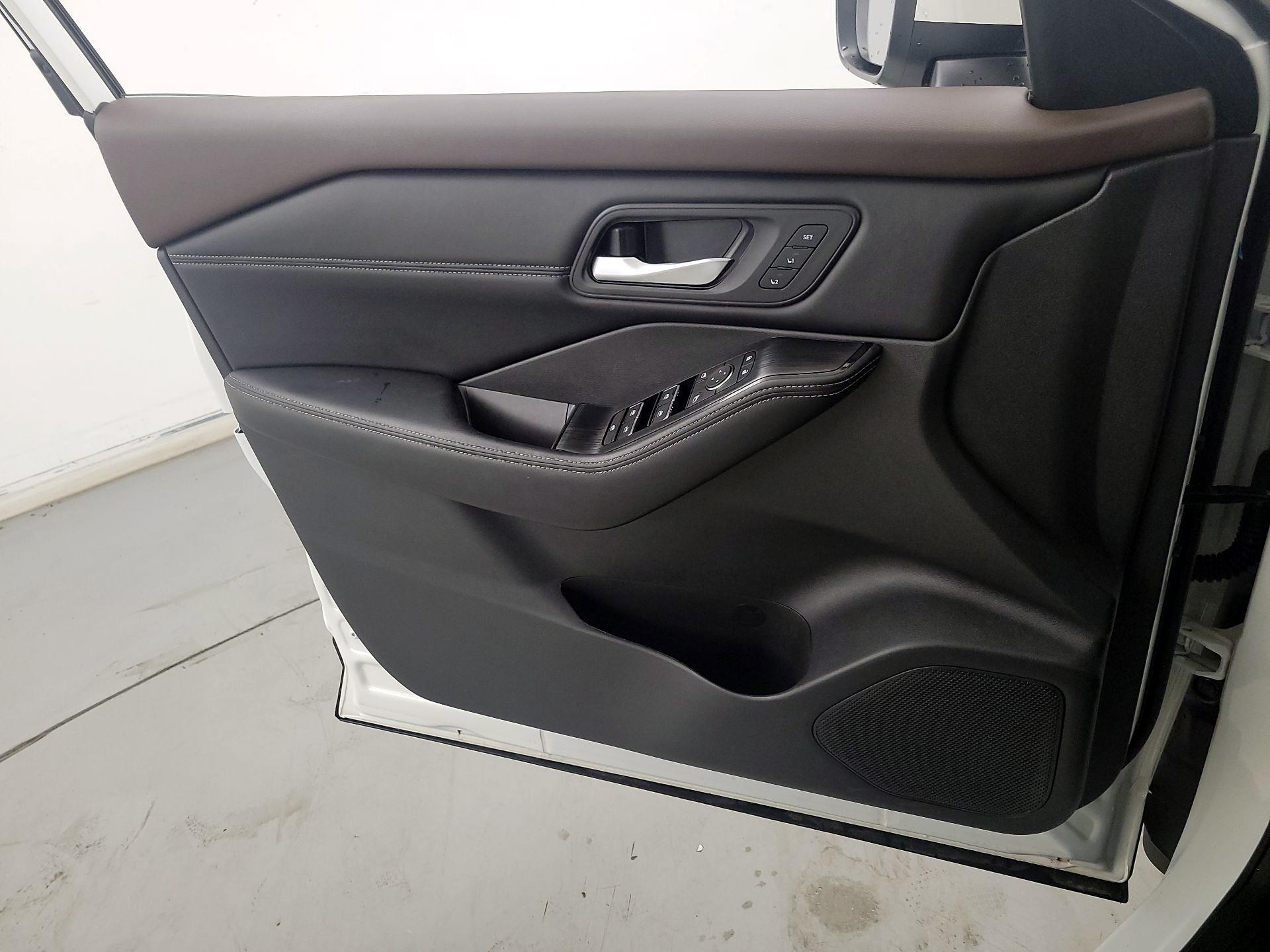 Thumbnail: 2023 Nissan Rogue - 12