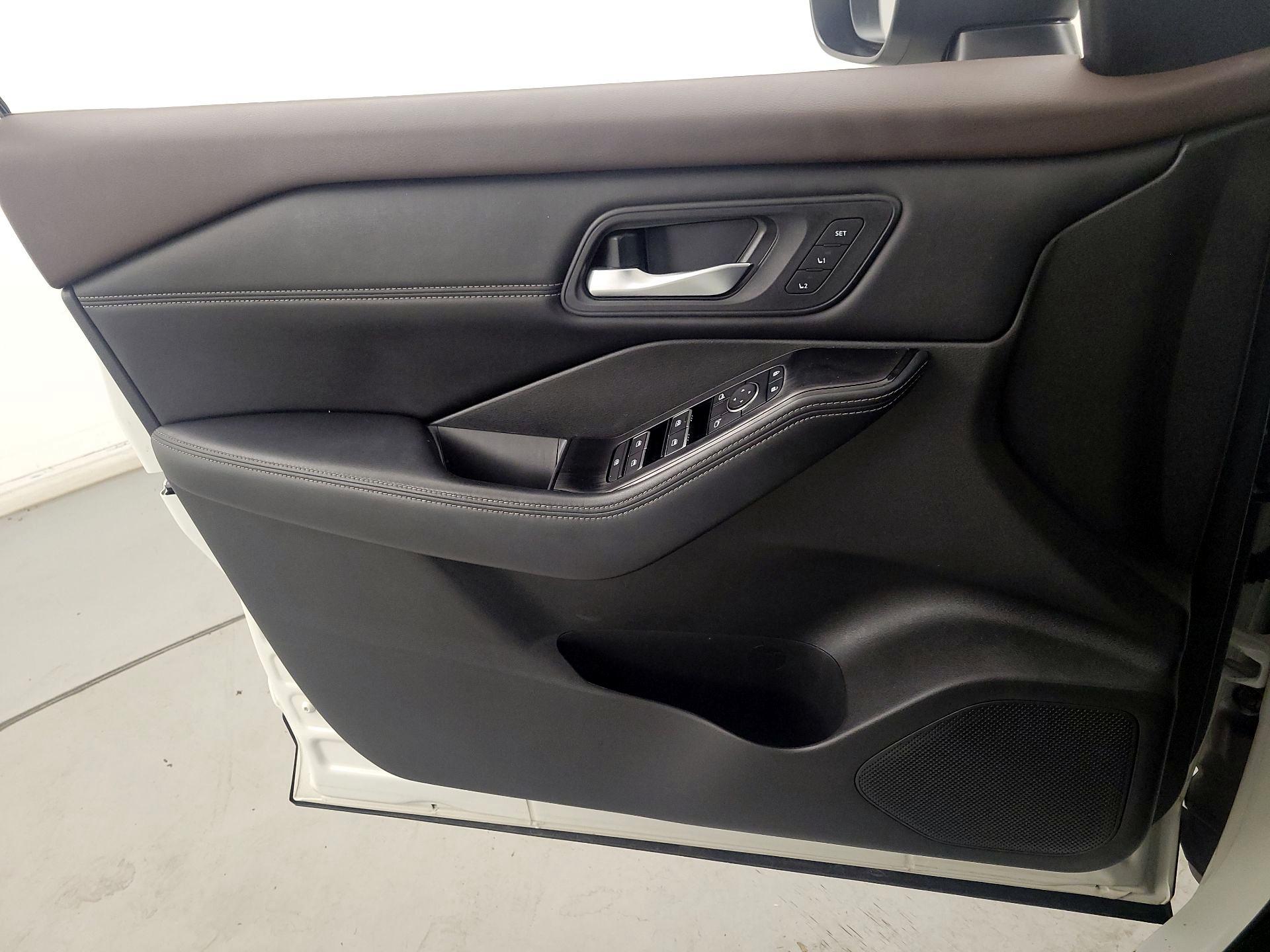 Thumbnail: 2023 Nissan Rogue - 12