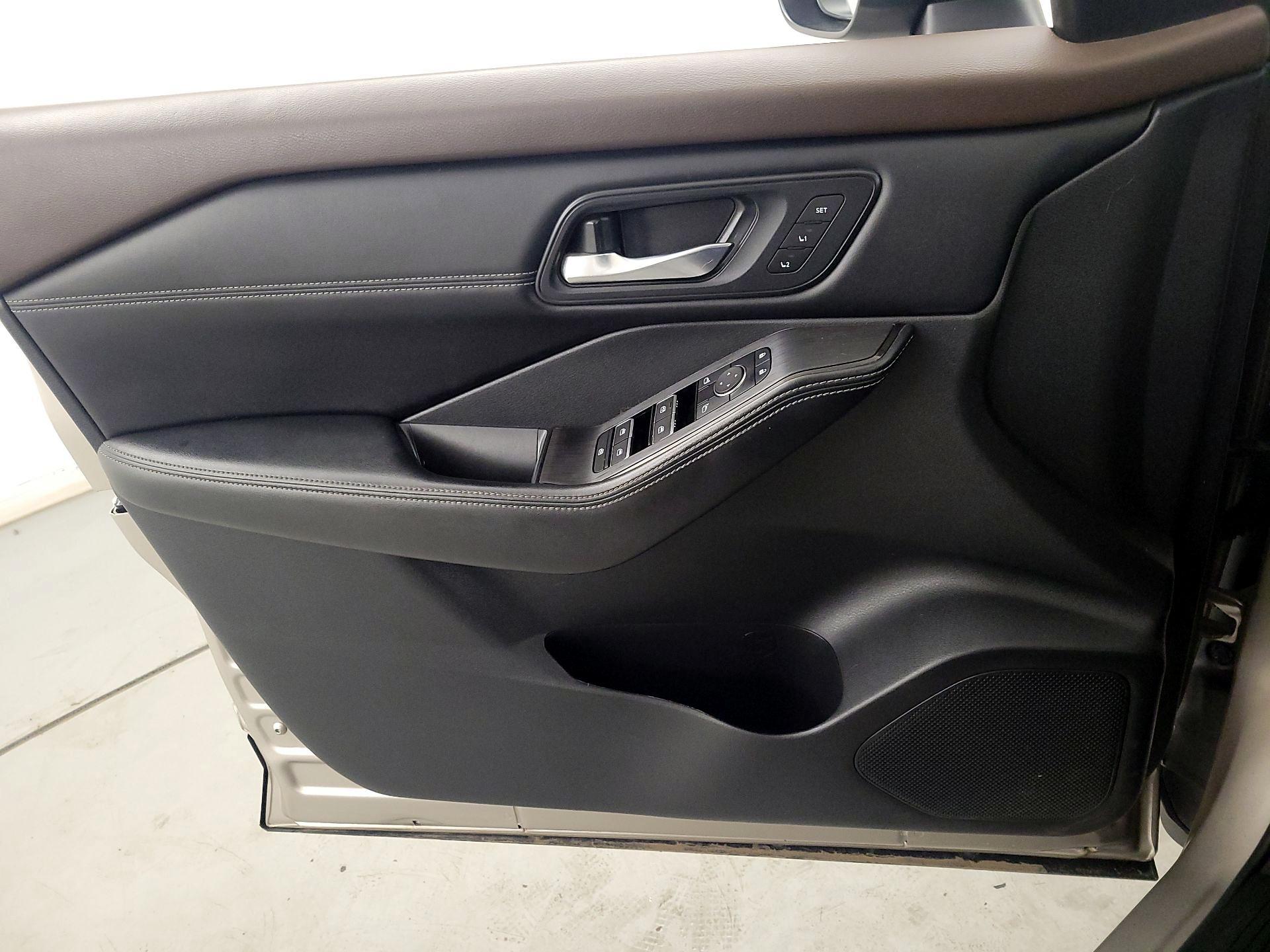 Thumbnail: 2023 Nissan Rogue - 12