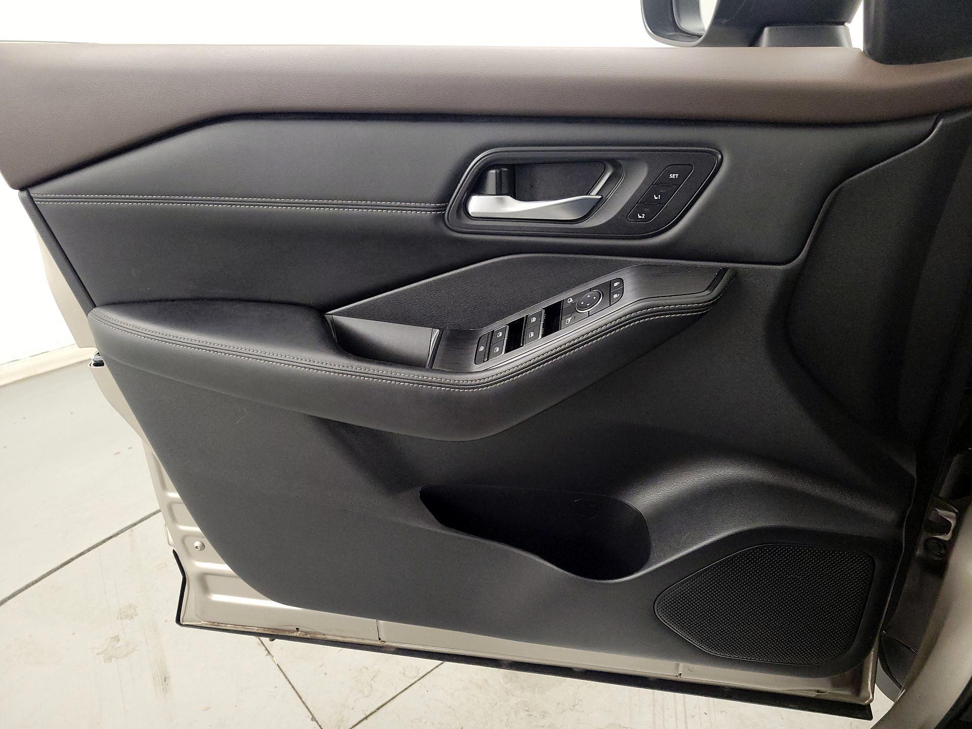 Thumbnail: 2023 Nissan Rogue - 12