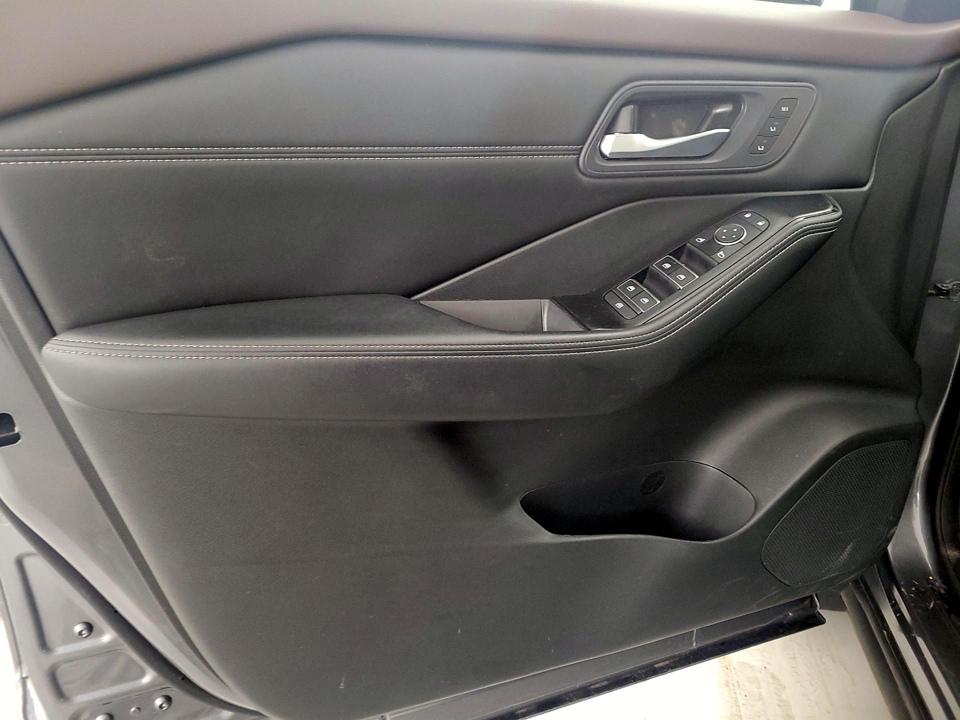 Thumbnail: 2023 Nissan Rogue - 12