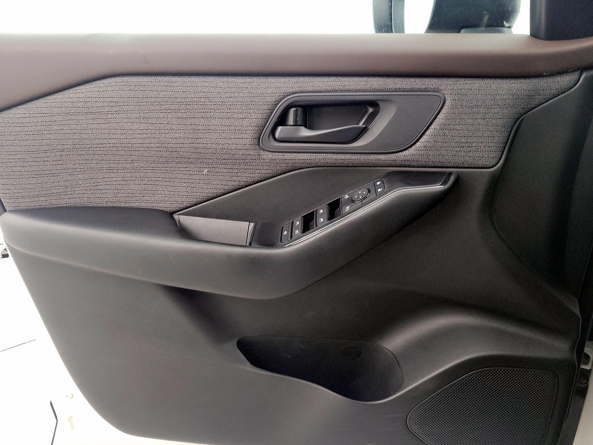 Thumbnail: 2023 Nissan Rogue - 12