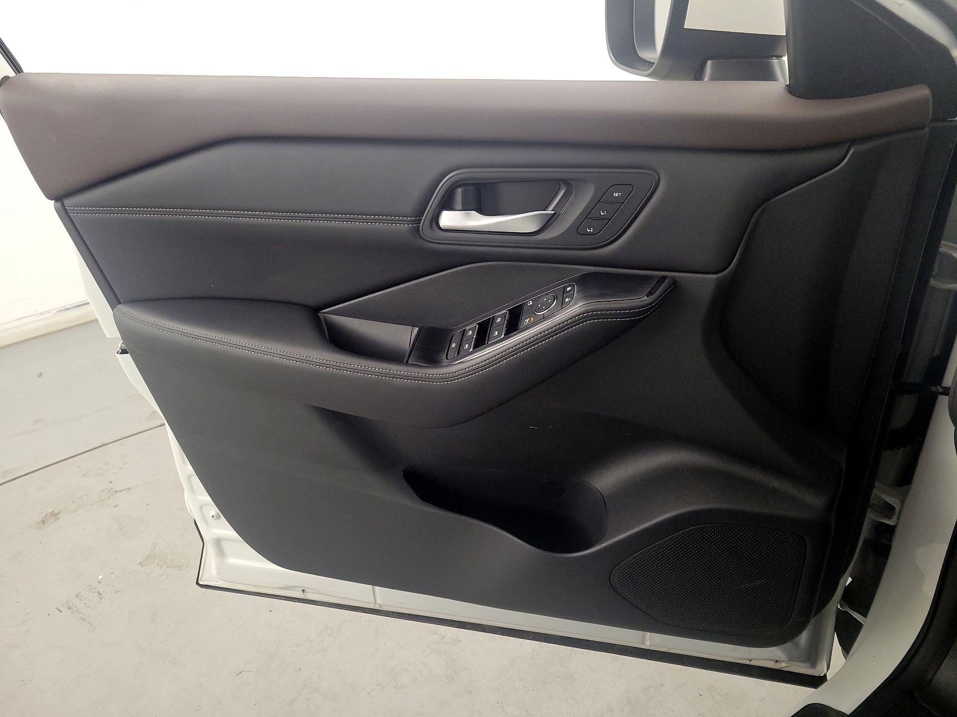 Thumbnail: 2023 Nissan Rogue - 12