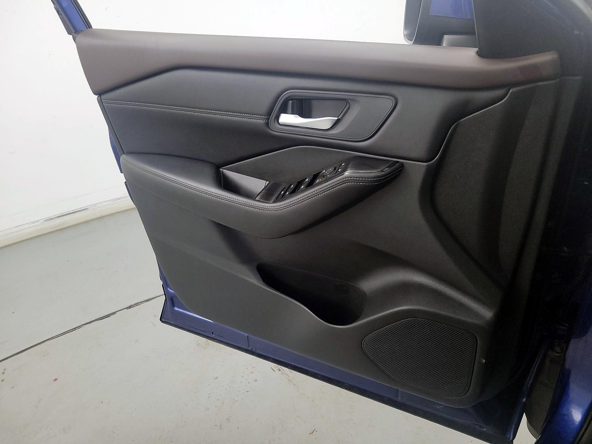 Thumbnail: 2023 Nissan Rogue - 12