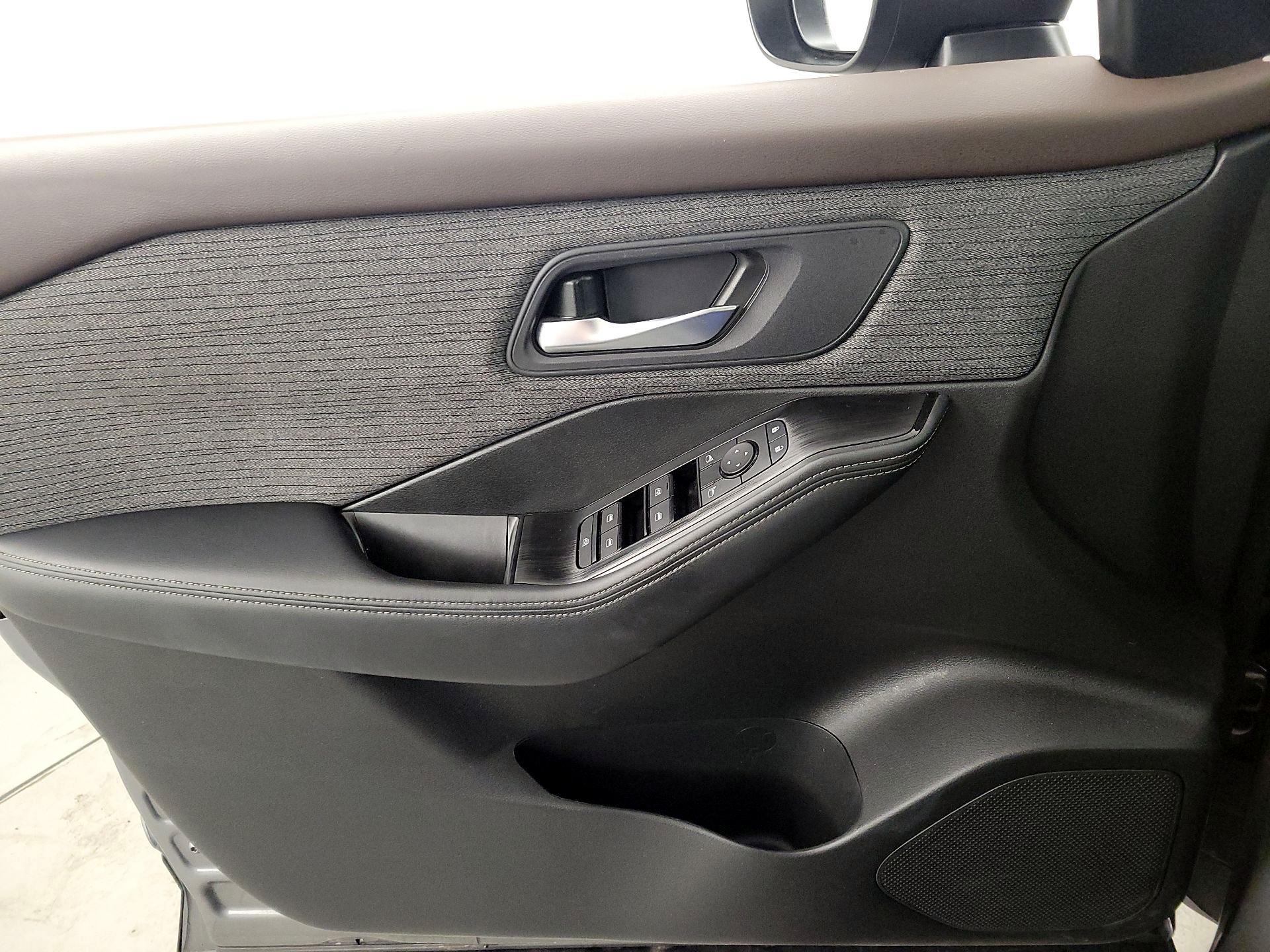 Thumbnail: 2023 Nissan Rogue - 12