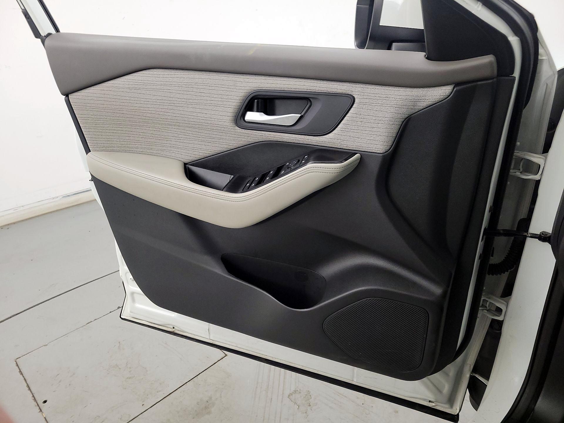 Thumbnail: 2023 Nissan Rogue - 12