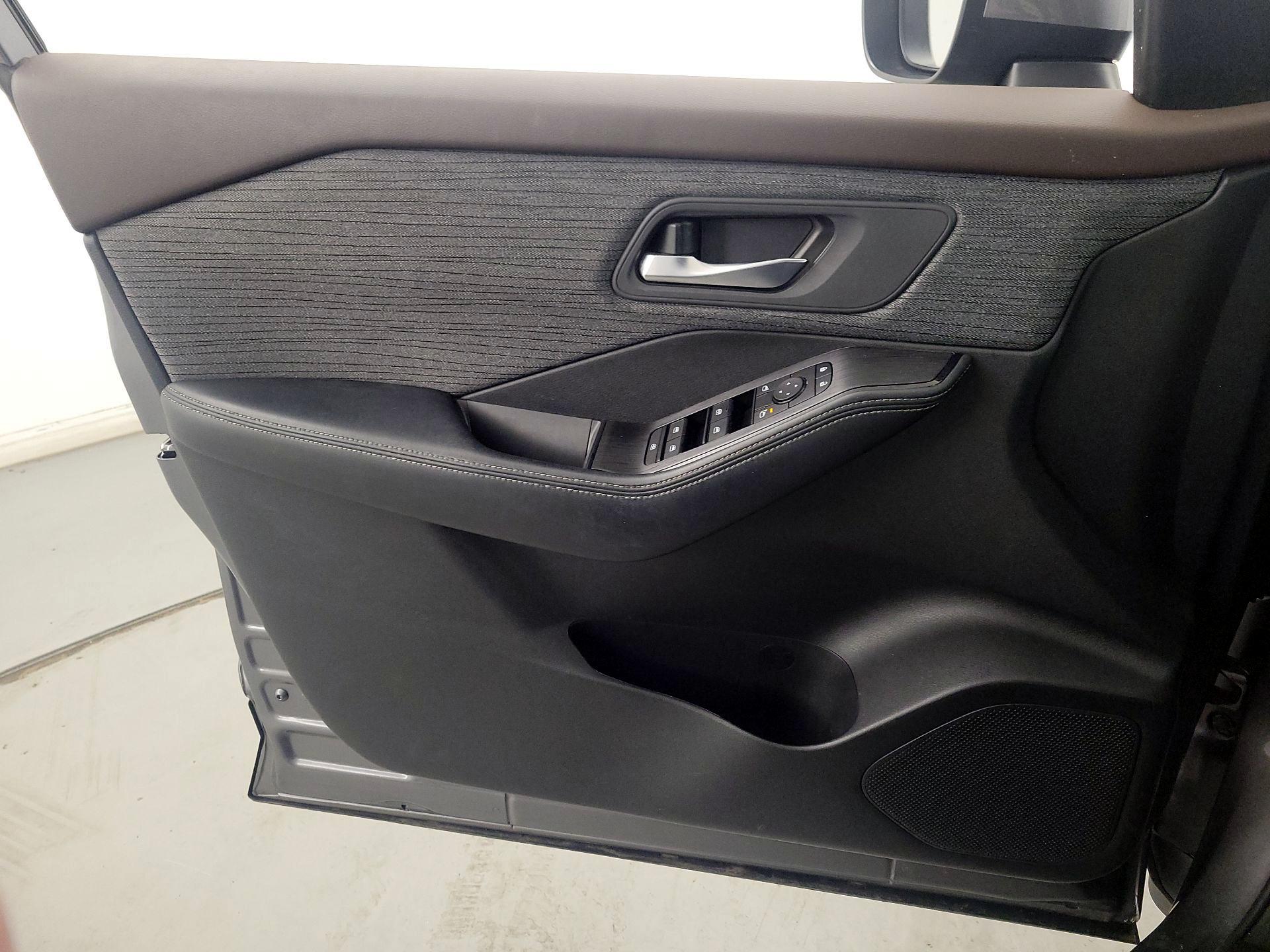 Thumbnail: 2023 Nissan Rogue - 12