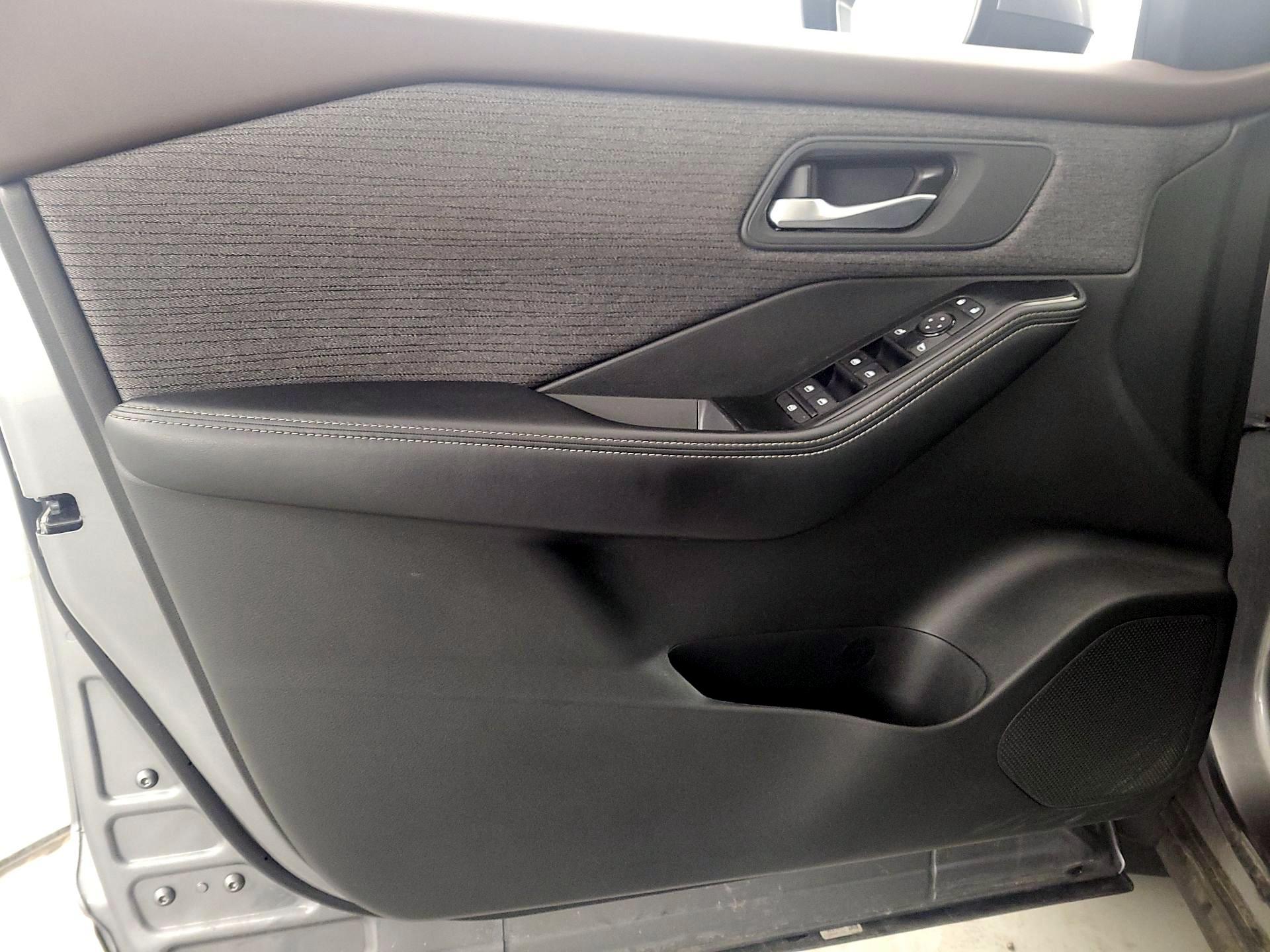 Thumbnail: 2023 Nissan Rogue - 12