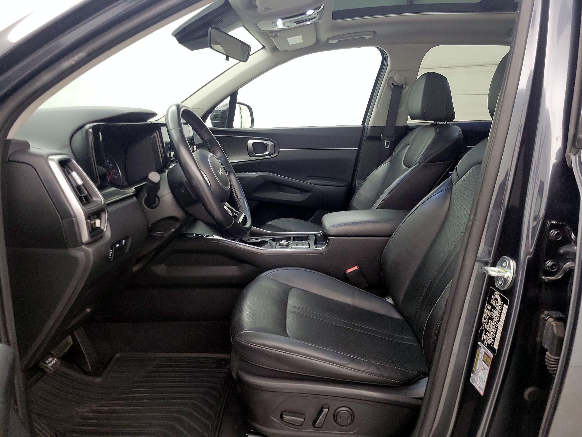 Thumbnail: 2023 Kia Sorento - 11