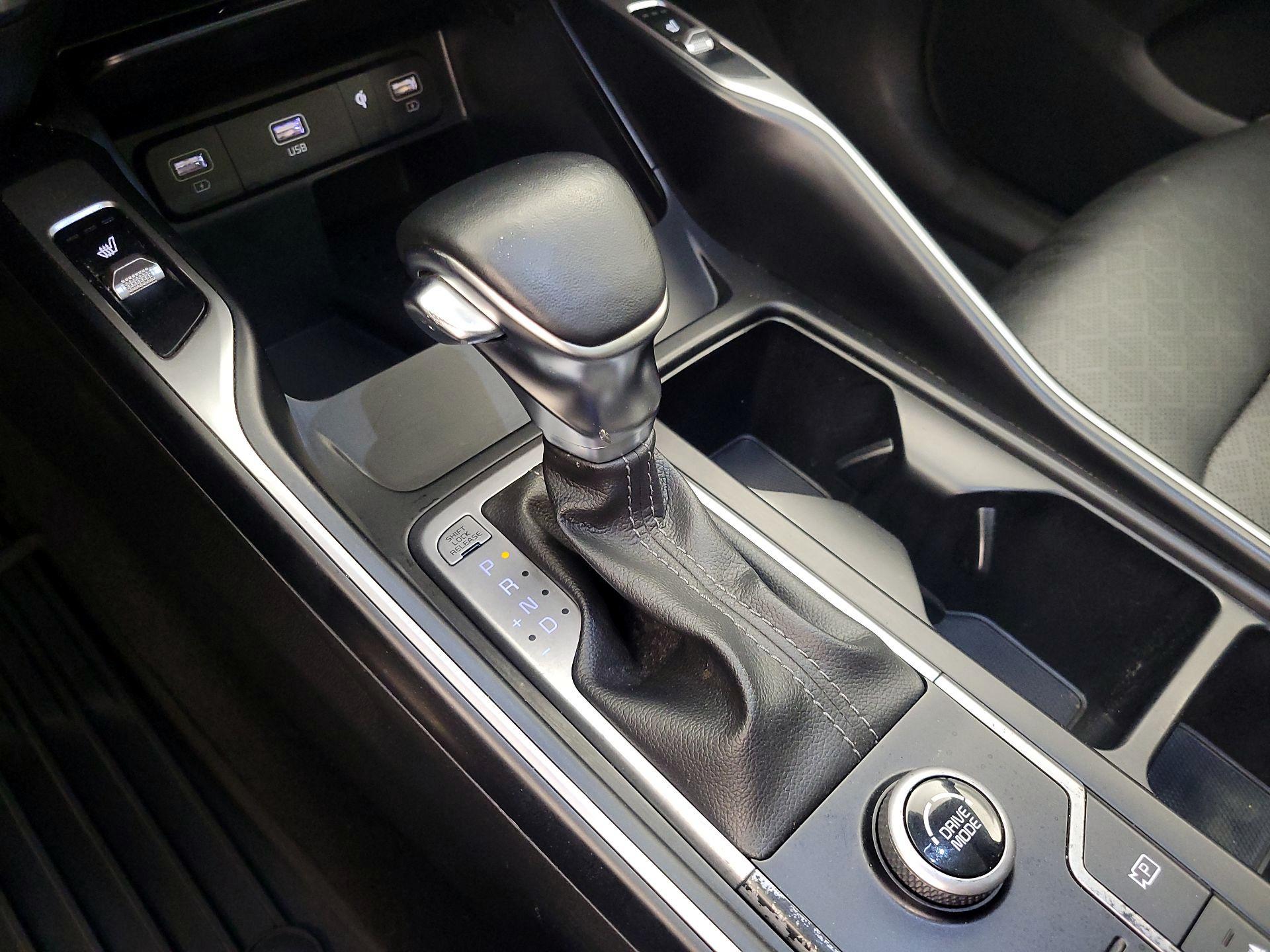 Thumbnail: 2023 Kia Sorento - 18