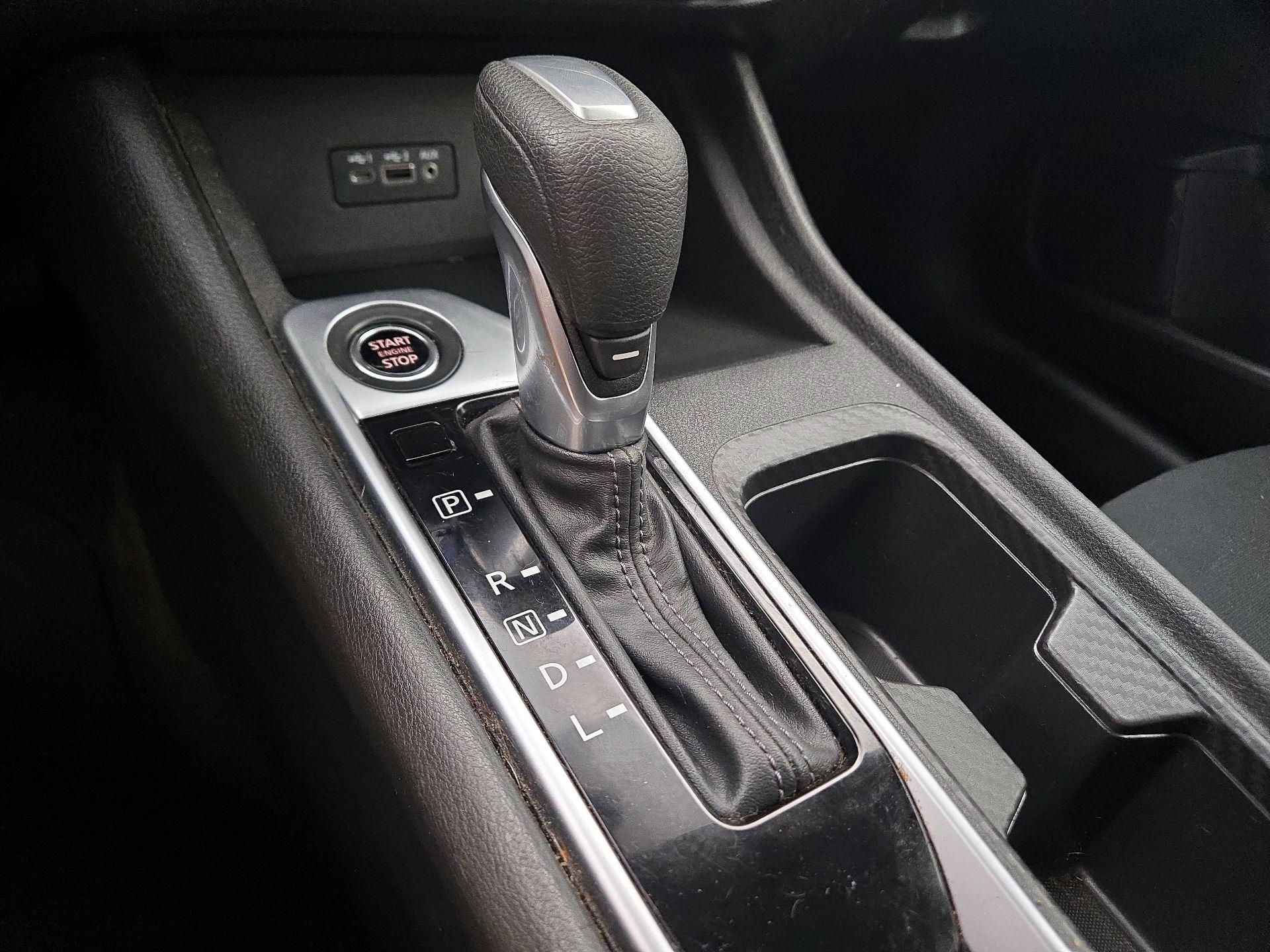 Thumbnail: 2023 Nissan Sentra - 17