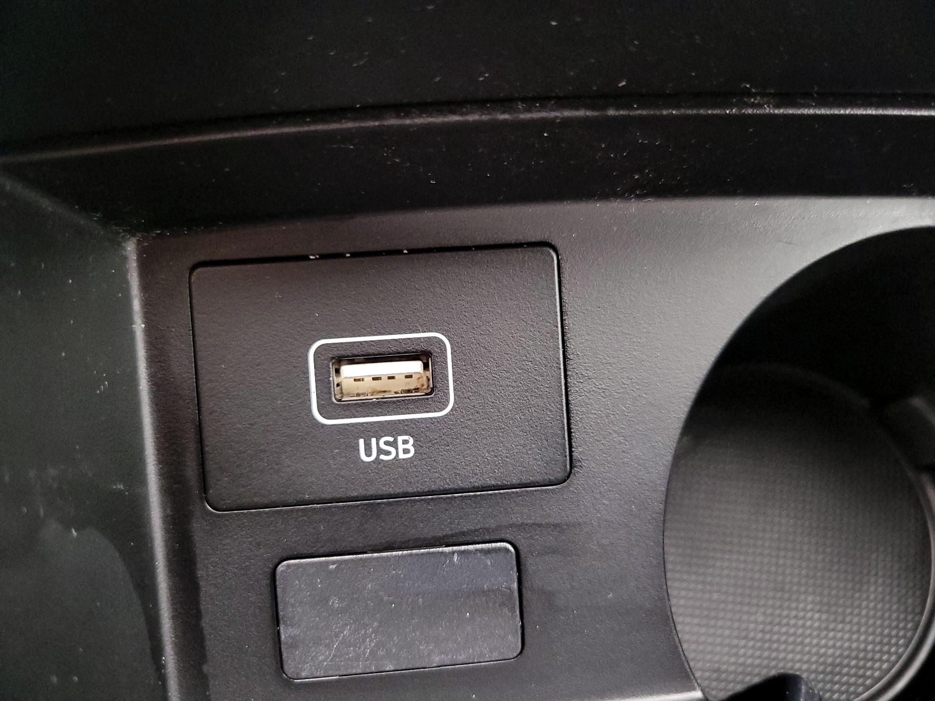 Thumbnail: 2023 Hyundai Santa Fe - 18