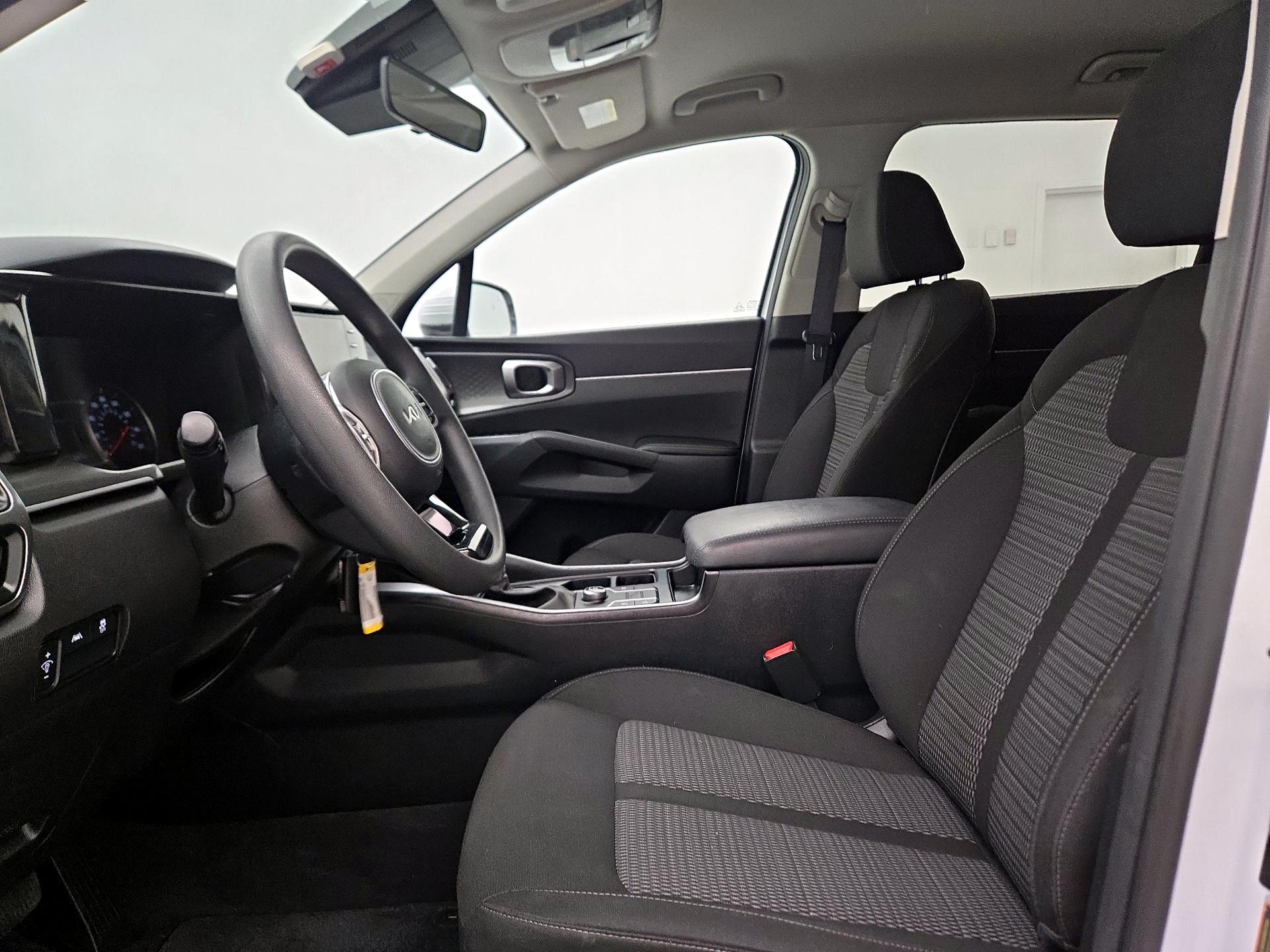 Thumbnail: 2023 Kia Sorento - 11