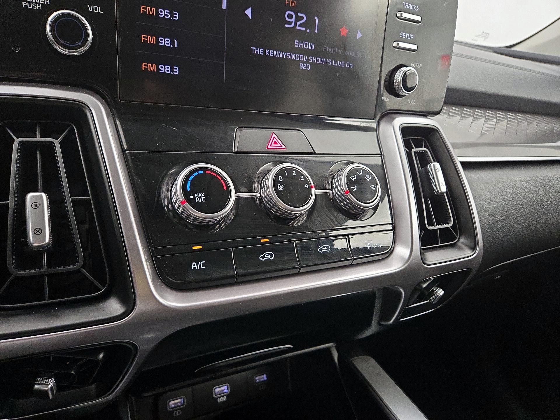 Thumbnail: 2023 Kia Sorento - 16