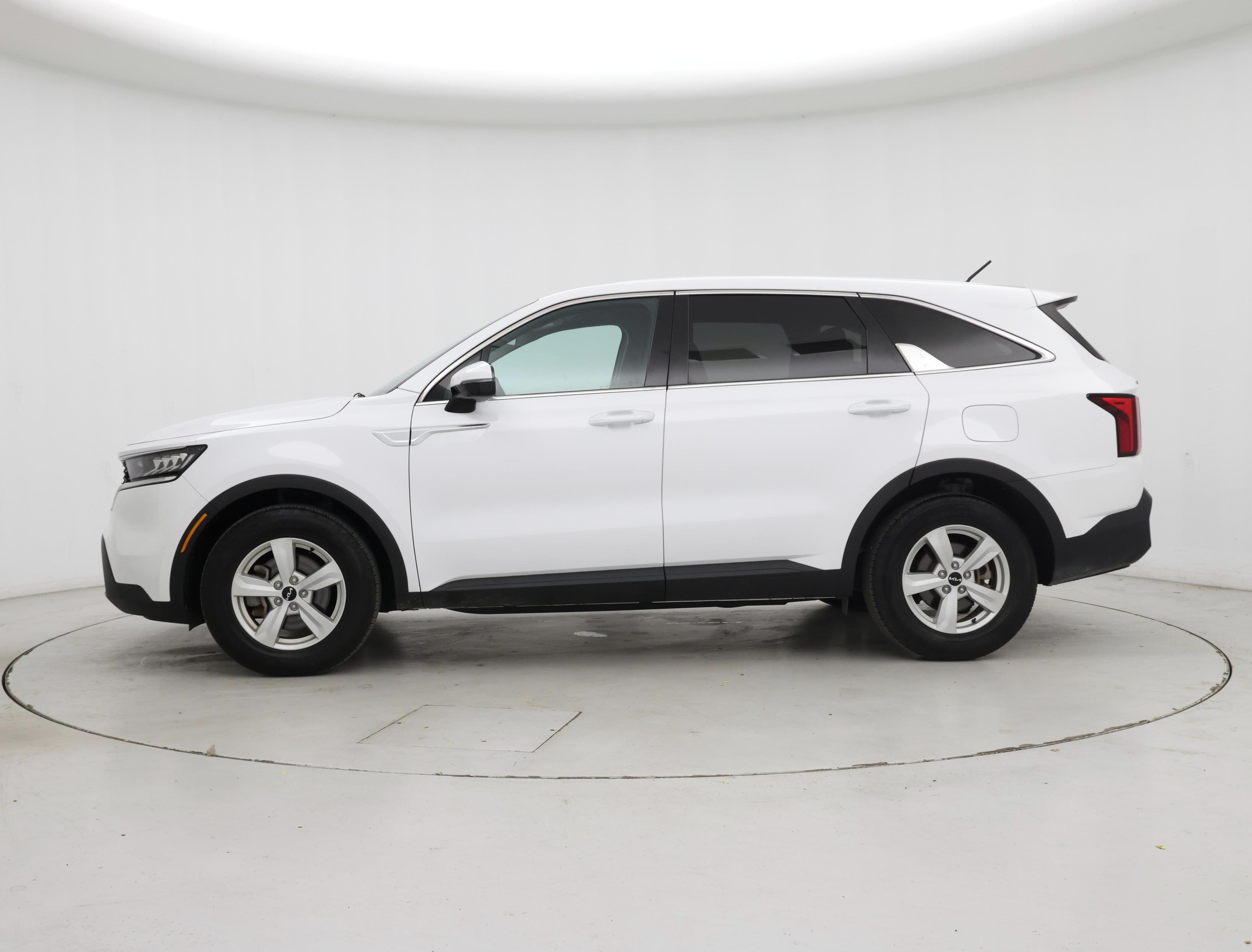 Thumbnail: 2023 Kia Sorento - 3