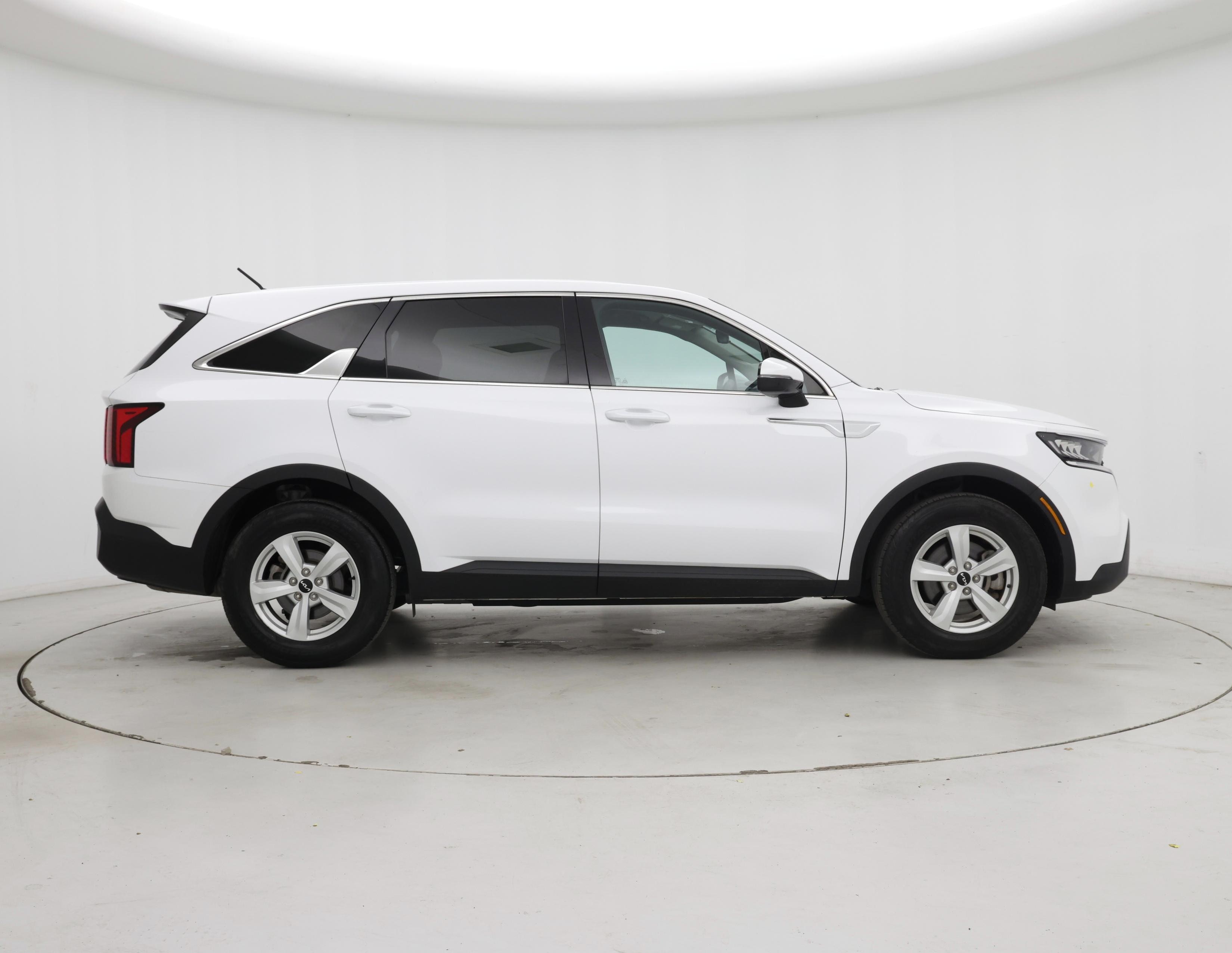 Thumbnail: 2023 Kia Sorento - 7